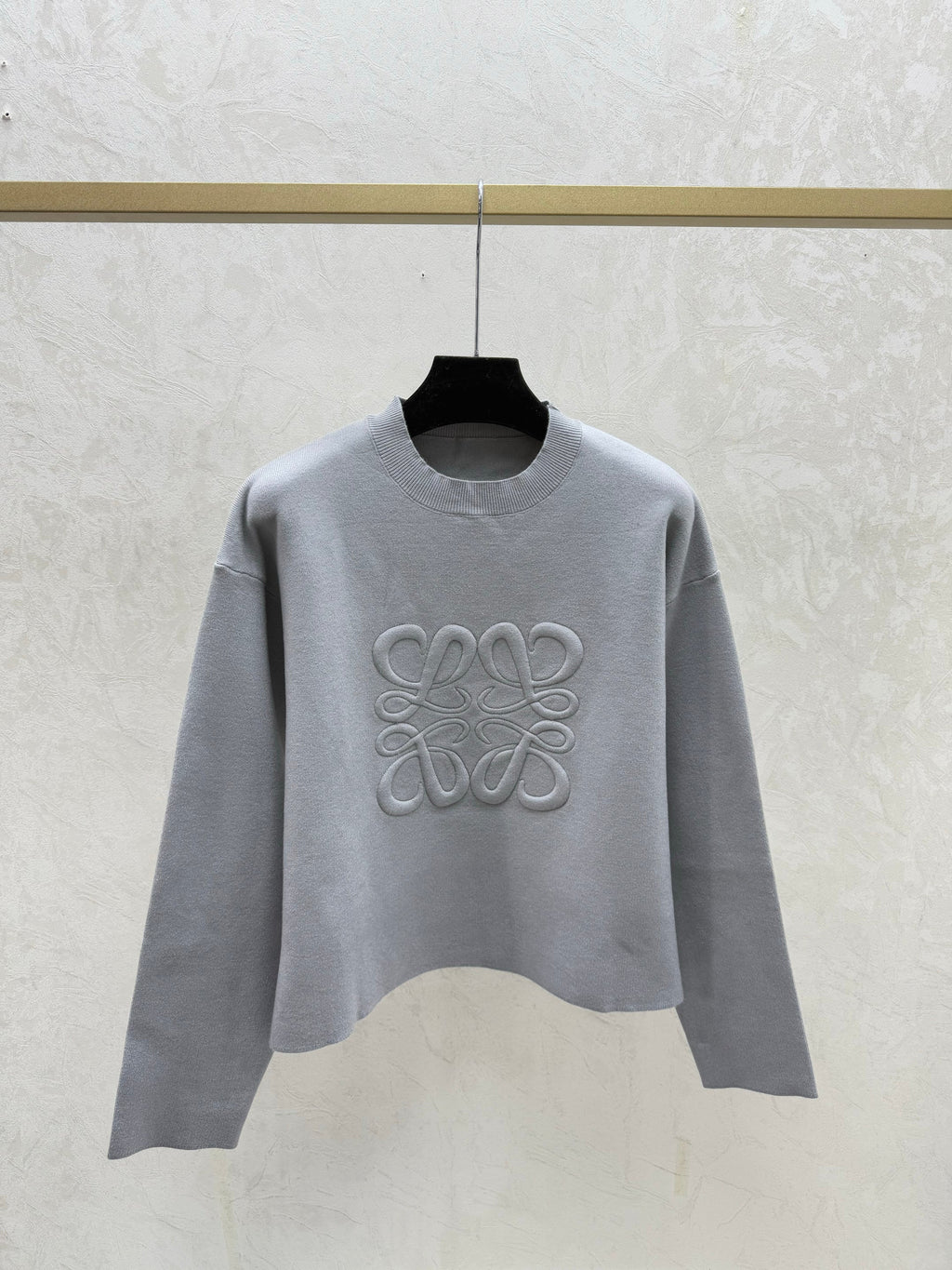 Solid color 3D letter round neck knit long sleeve