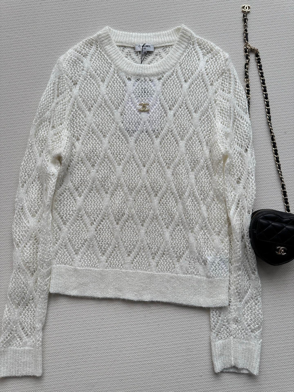New long-sleeved top