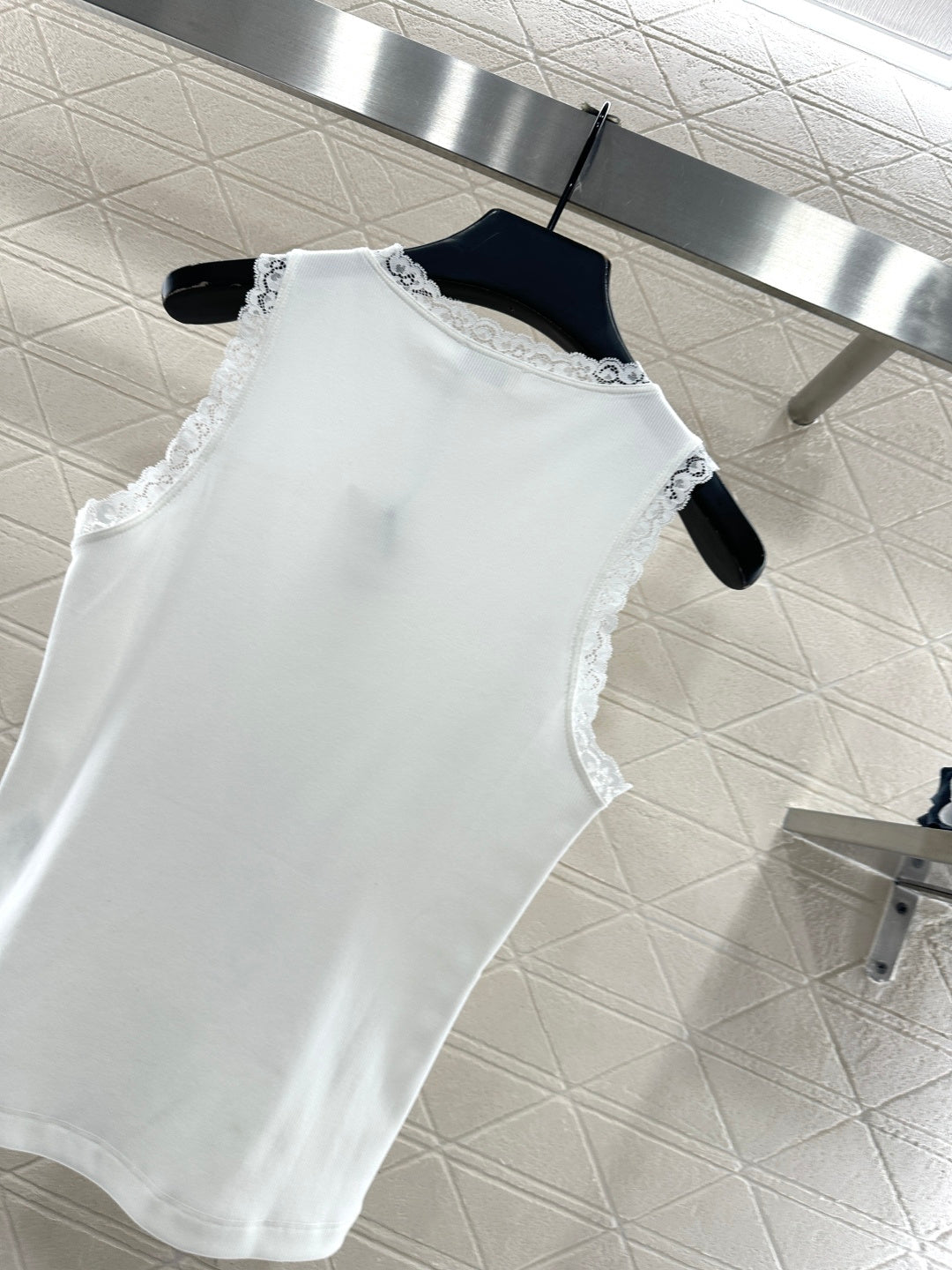 26NEW Lace Trim Vest