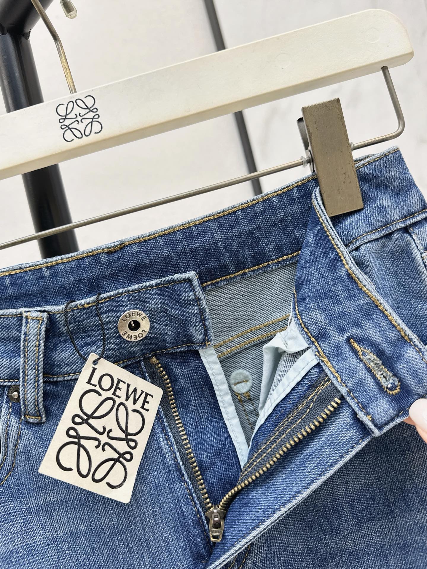 26NEW Versatile, minimalist style casual flared trousers