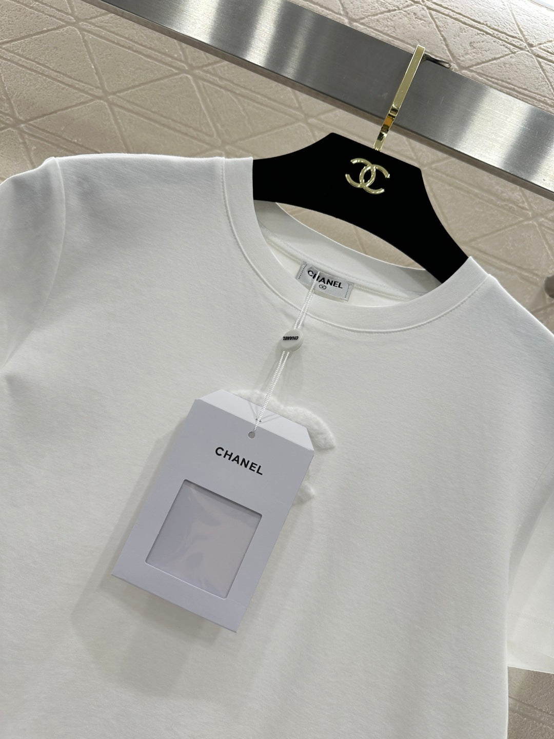 26 NEW crew neck plush logo T-shirt