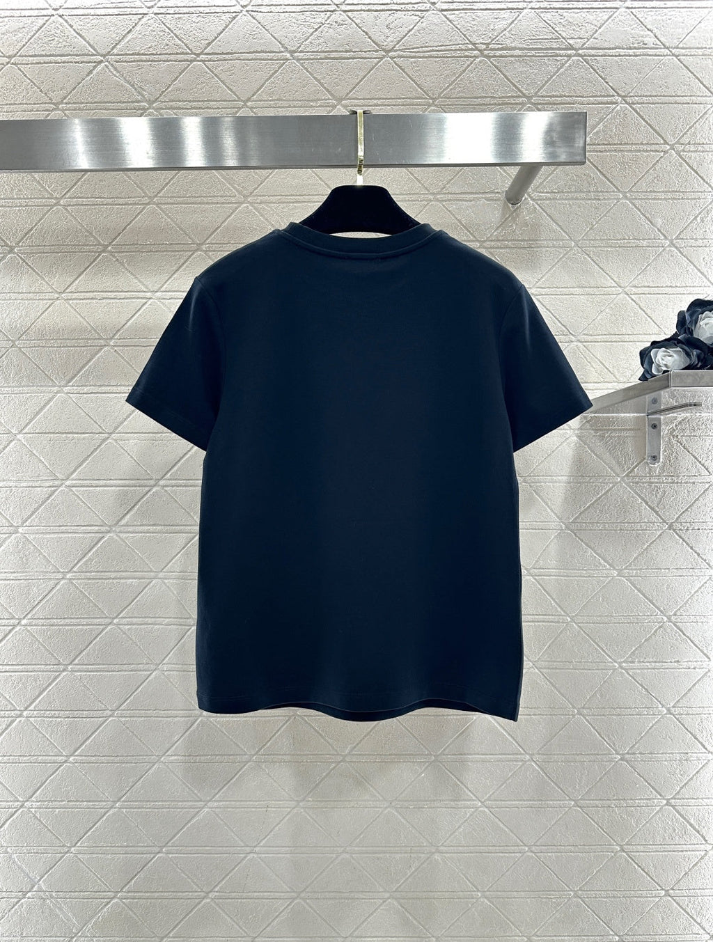26 NEW crew neck plush logo T-shirt