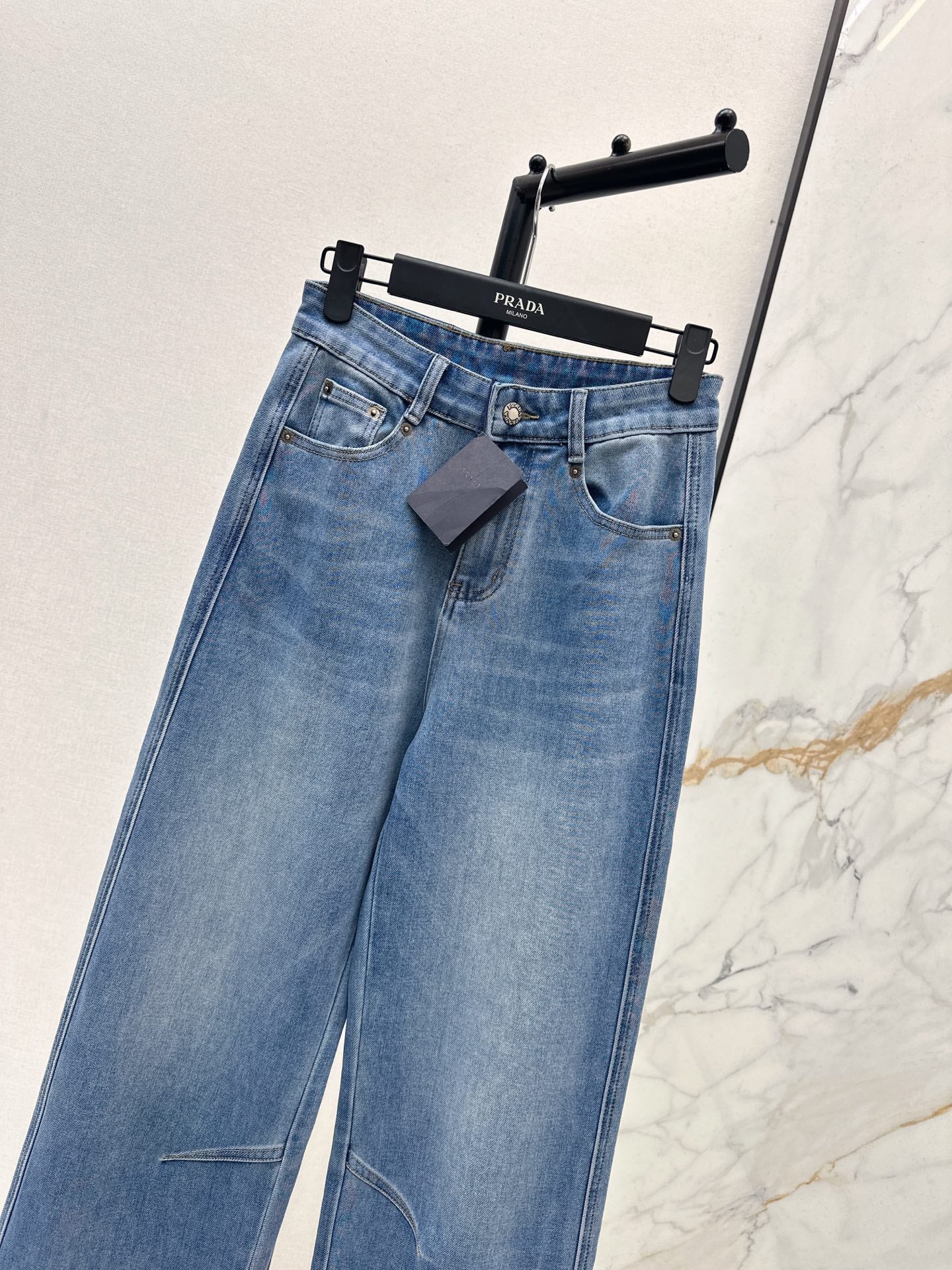 26NEW Versatile, minimalist style casual straight-leg trousers