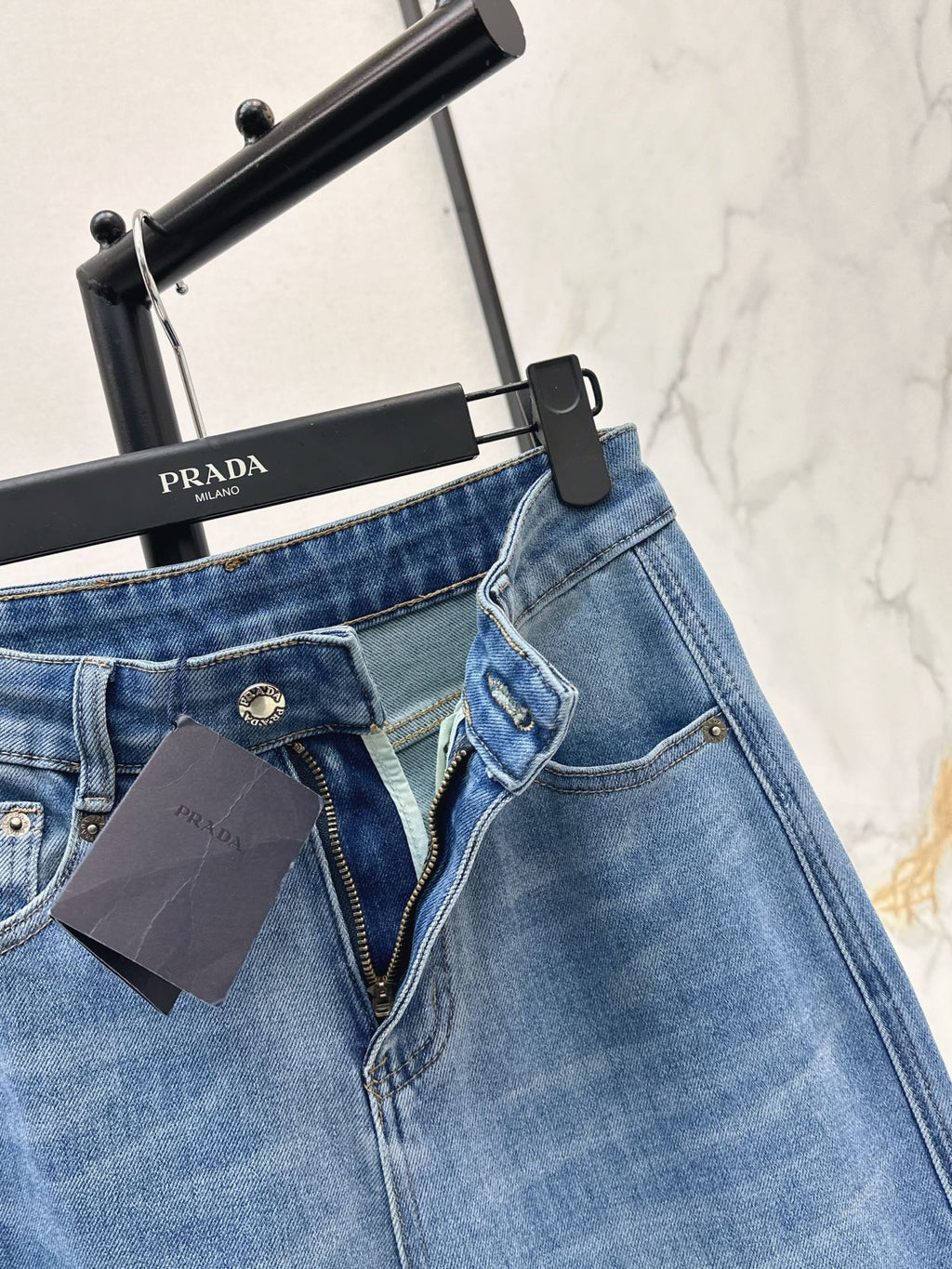 26NEW Versatile, minimalist style casual straight-leg trousers