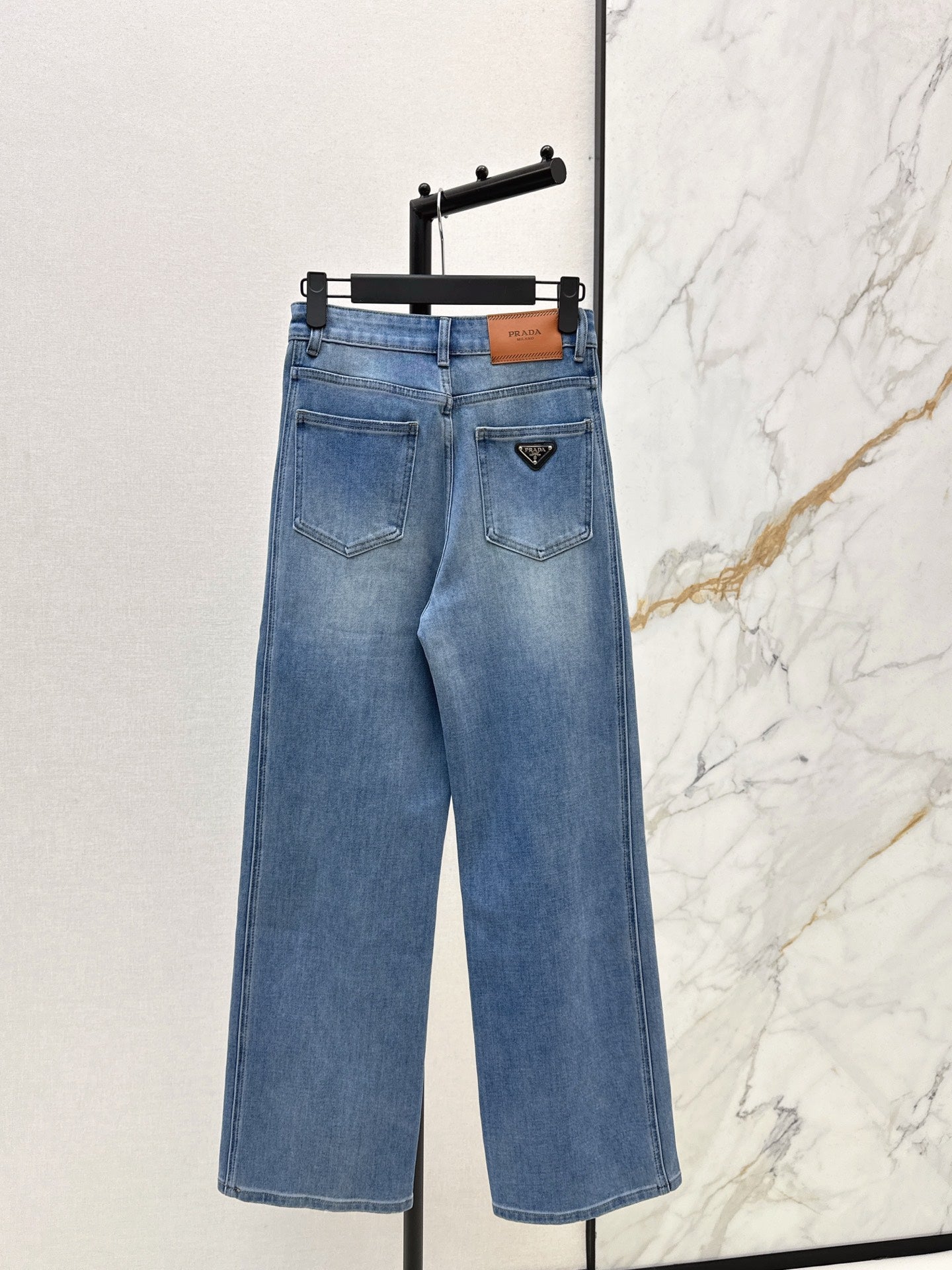 26NEW Versatile, minimalist style casual straight-leg trousers