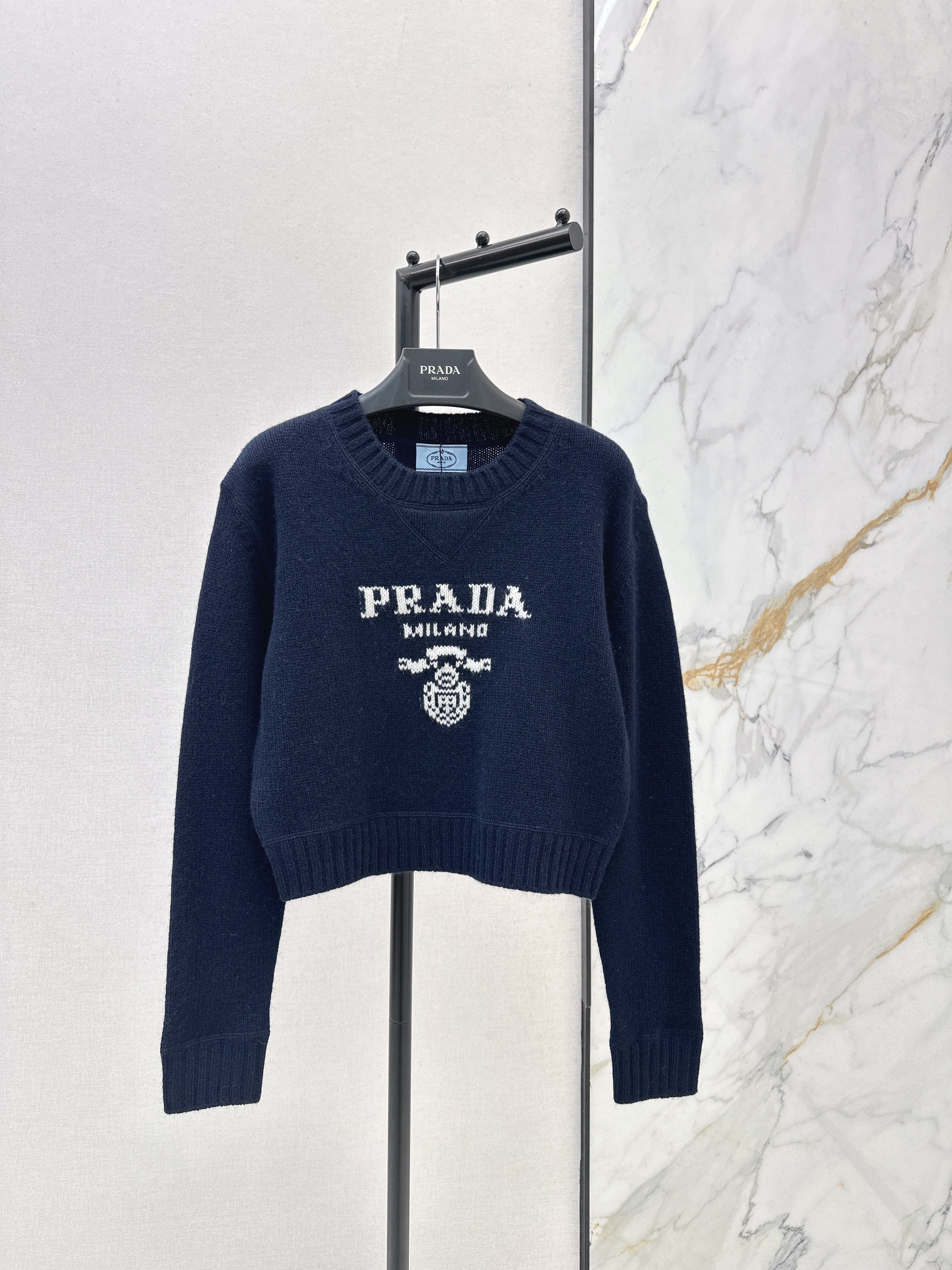 26NEW Cashmere Basic Sweater