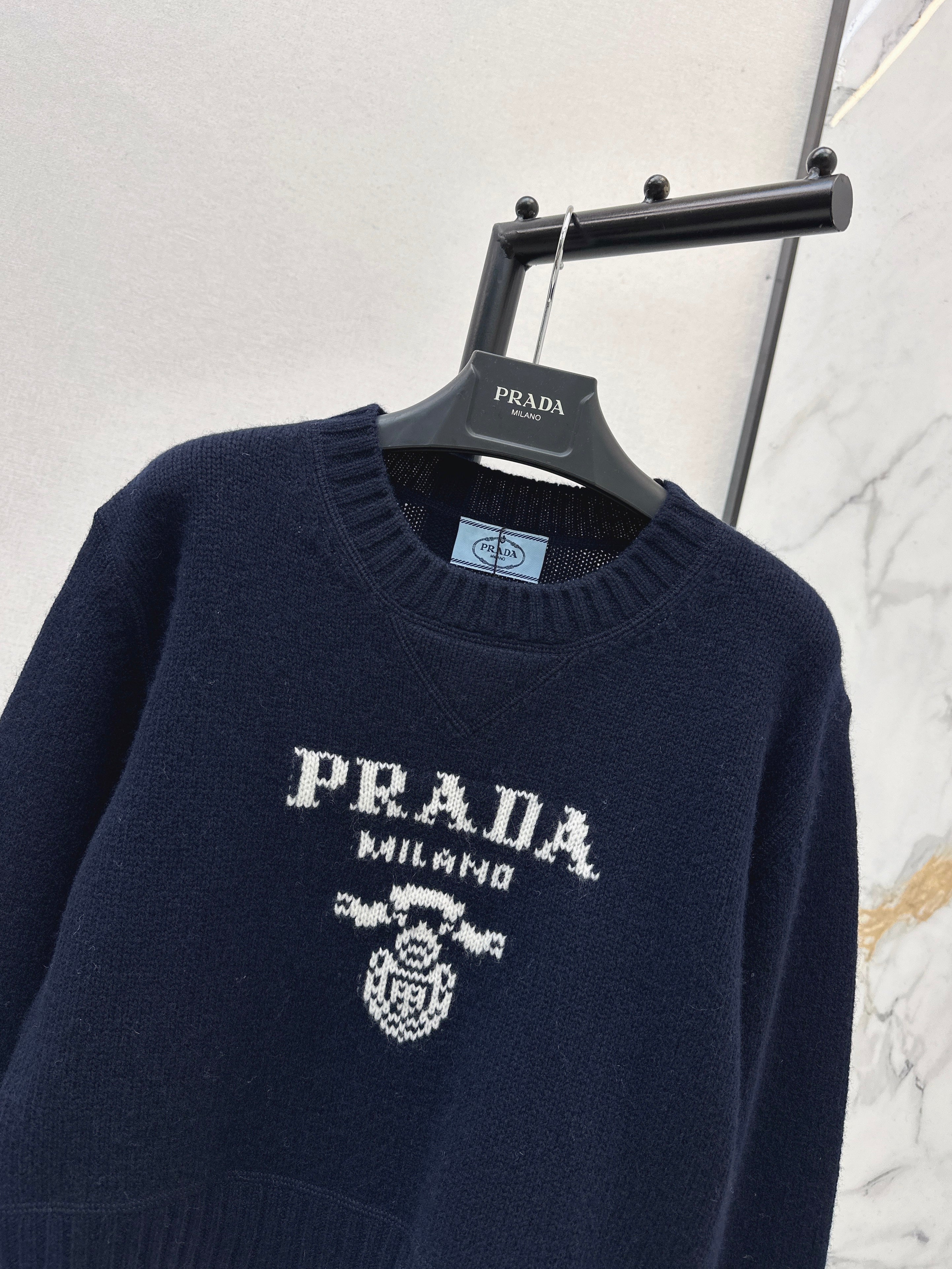 26NEW Cashmere Basic Sweater