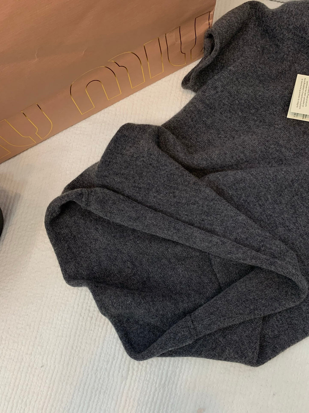 26NEW Classic Cashmere Short-Sleeved Top