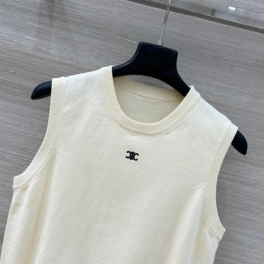 26NEW Stylish Slim-Fit Knitted Vest