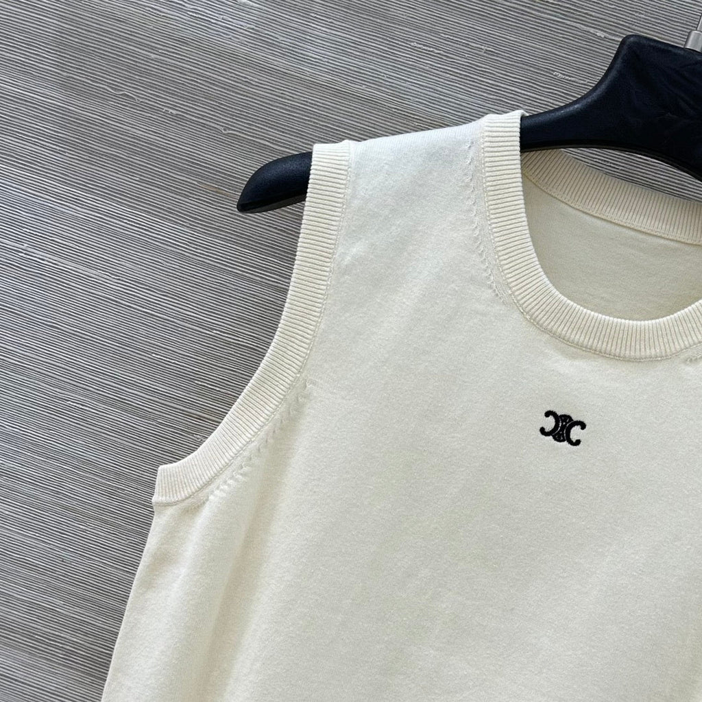 26NEW Stylish Slim-Fit Knitted Vest