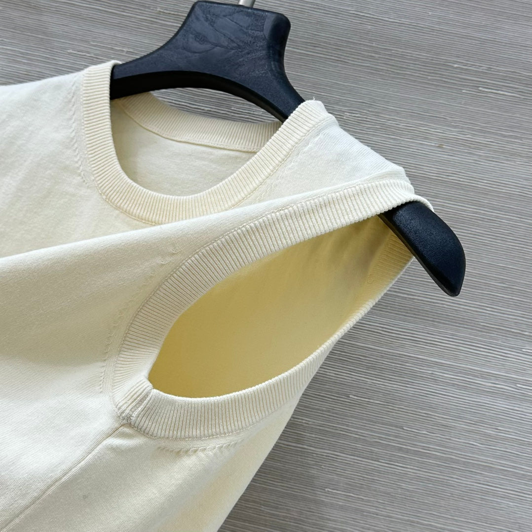 26NEW Stylish Slim-Fit Knitted Vest