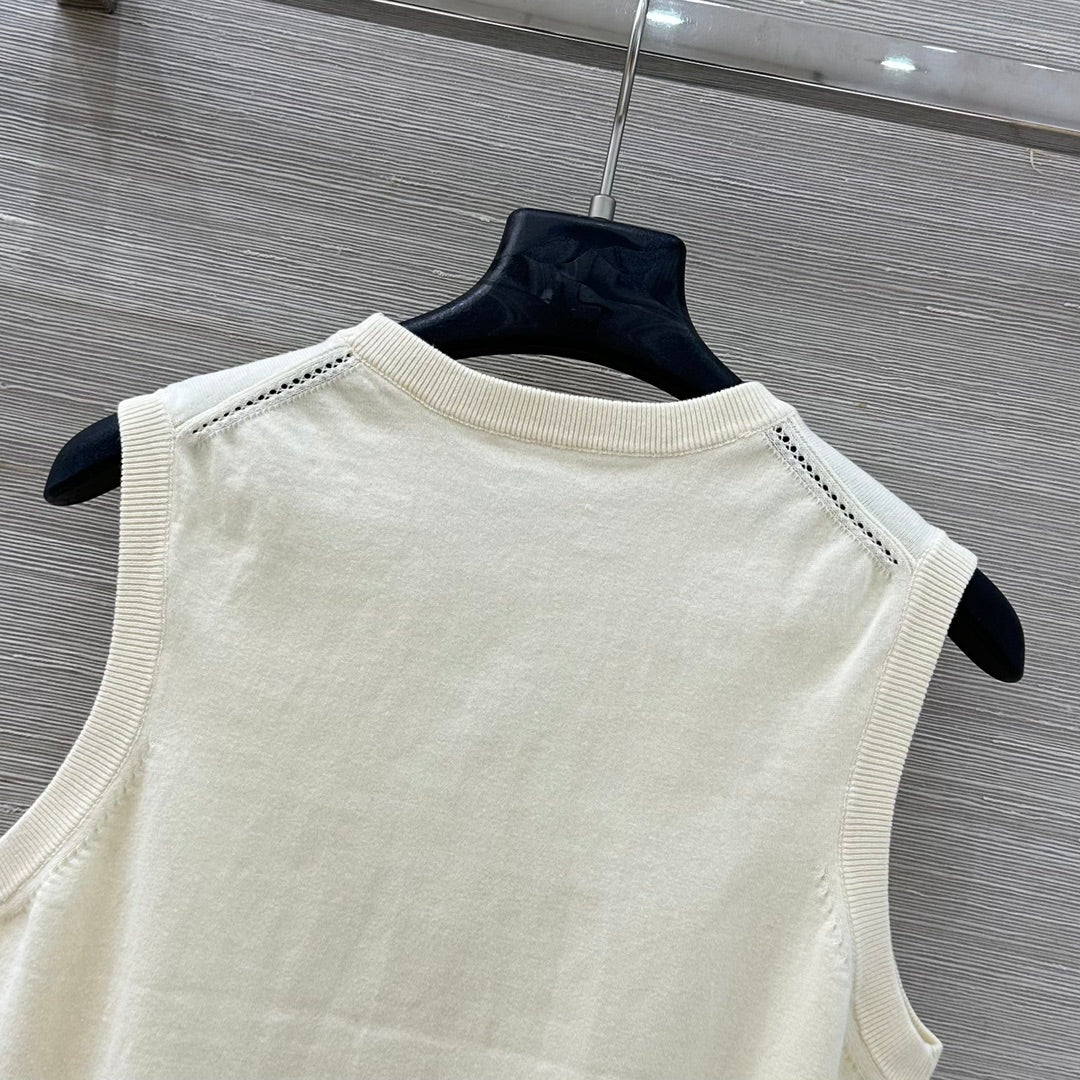 26NEW Stylish Slim-Fit Knitted Vest