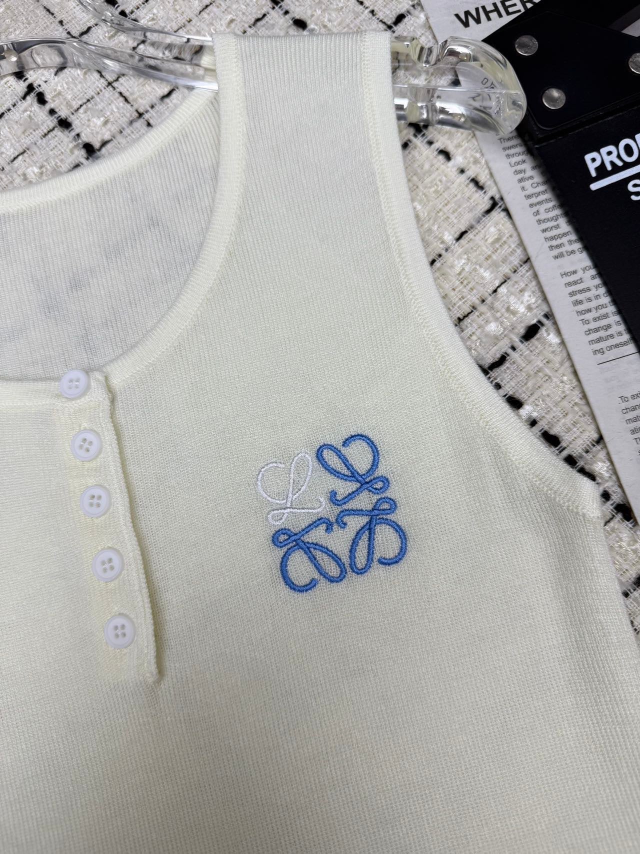 Embroidered classic knitted vest
