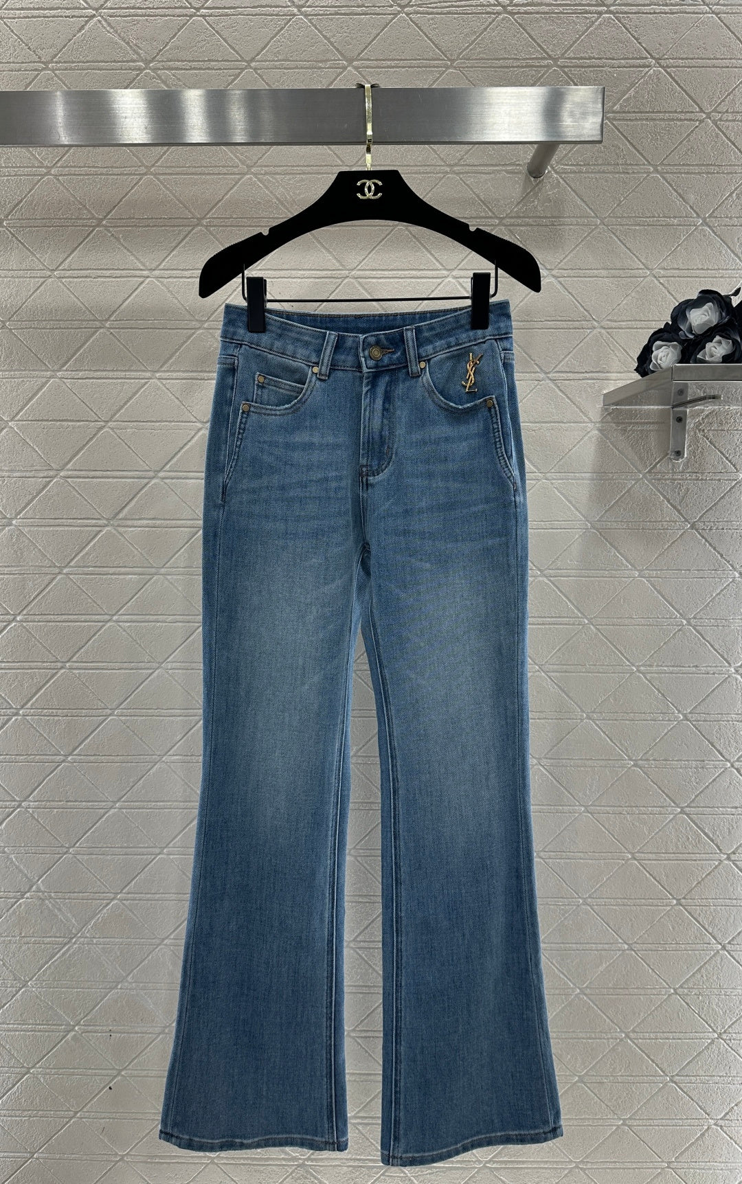 26NEW Flared Slim-Fit High-Waisted Jeans