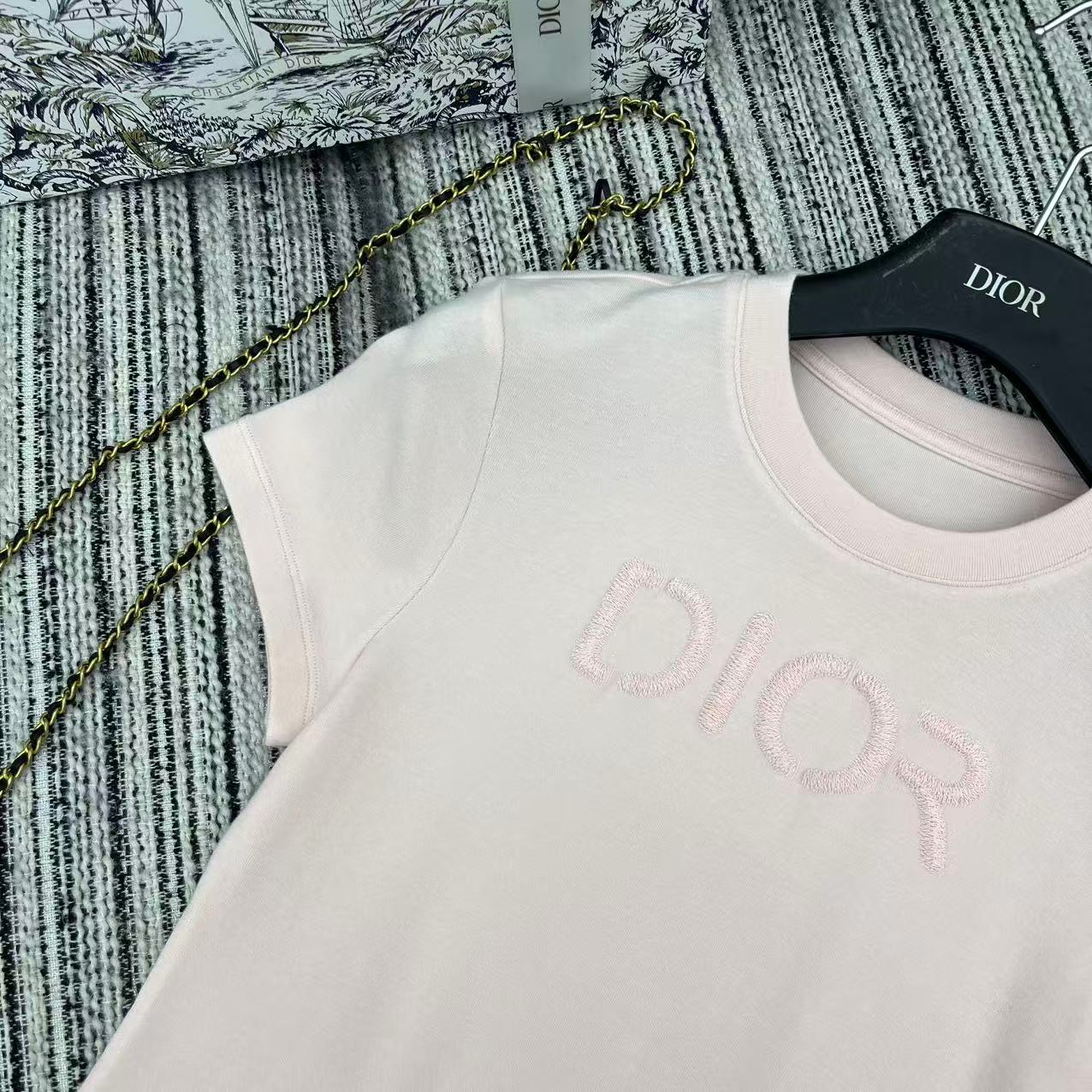 26NEW Embroidered Letter Crew Neck Short Sleeve T-Shirt
