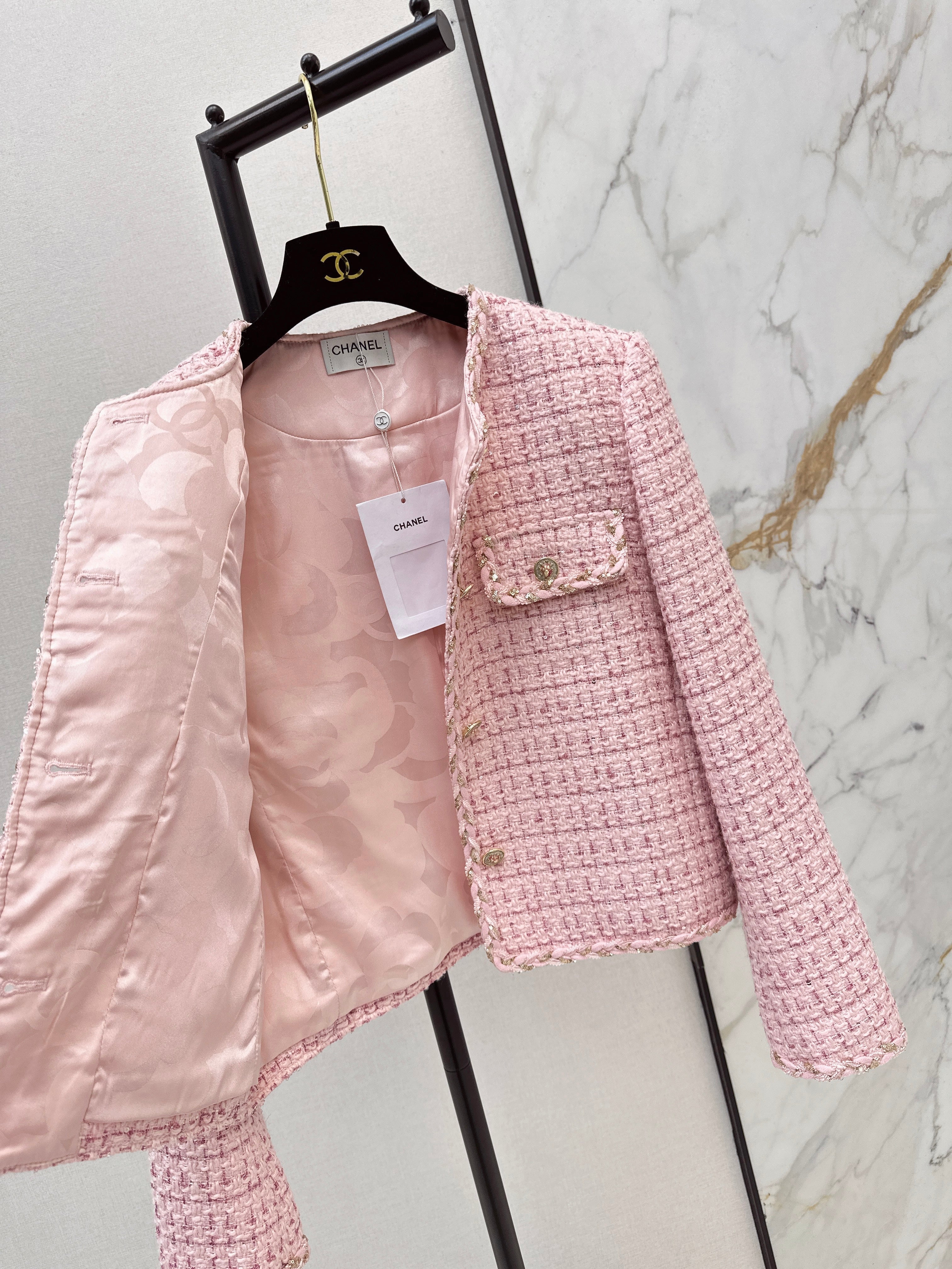 26NEW Pink Knitted Jacket