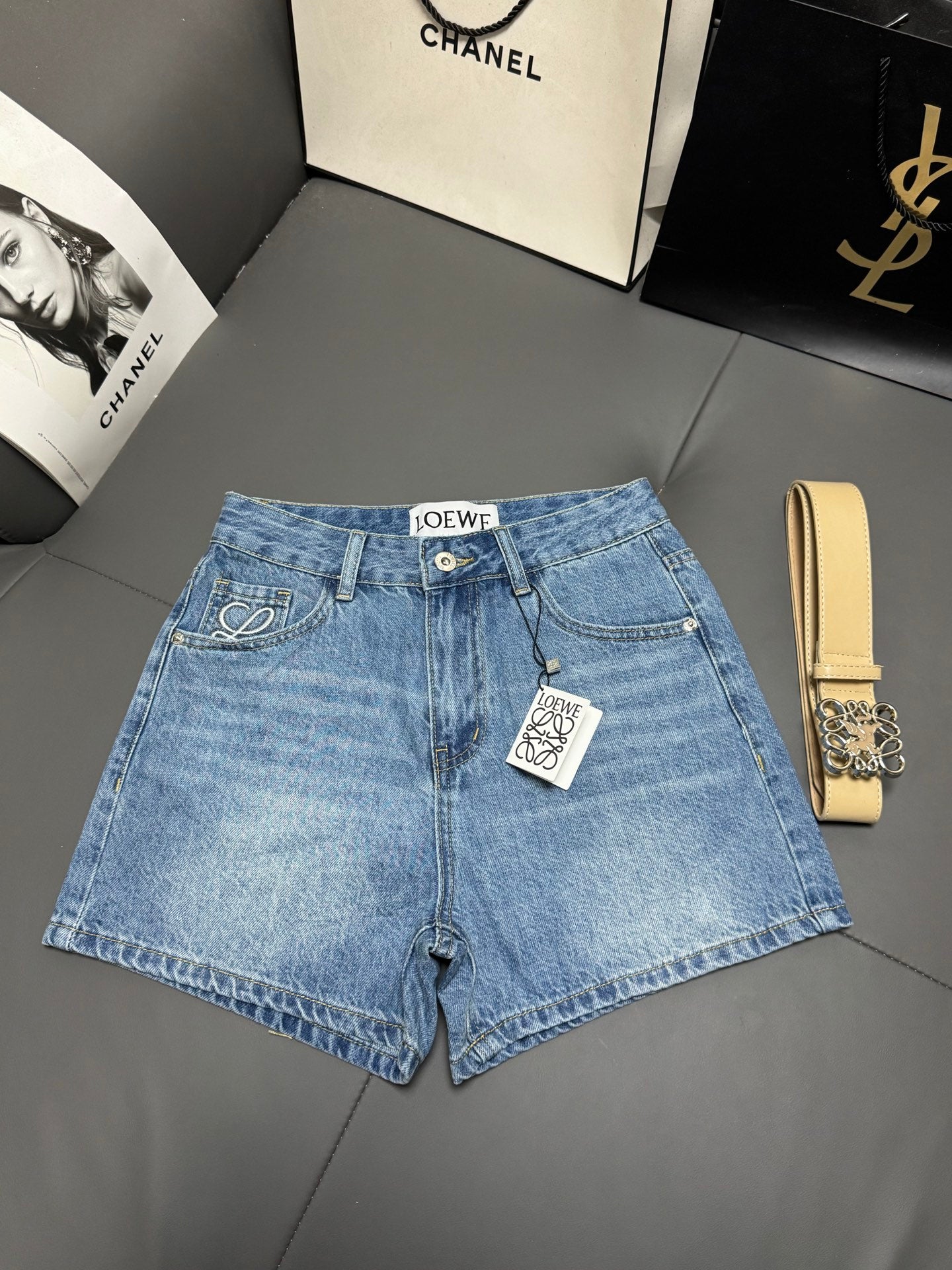 26NEW Pocket Embroidered Rhinestone Denim Shorts