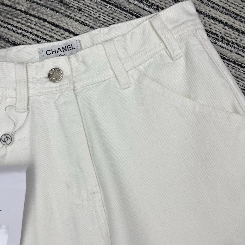 26NEW logo embellished straight-leg jeans