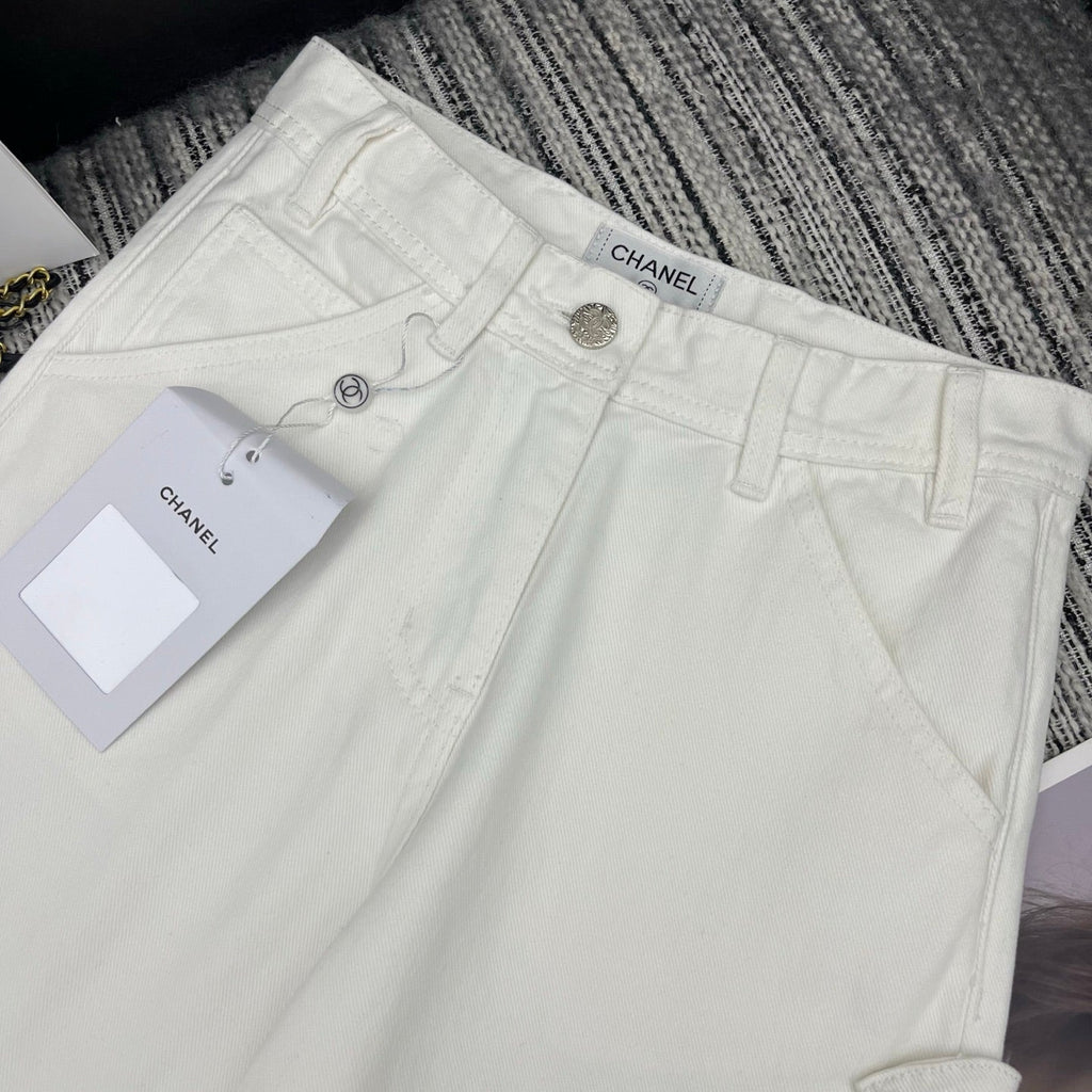 26NEW logo embellished straight-leg jeans