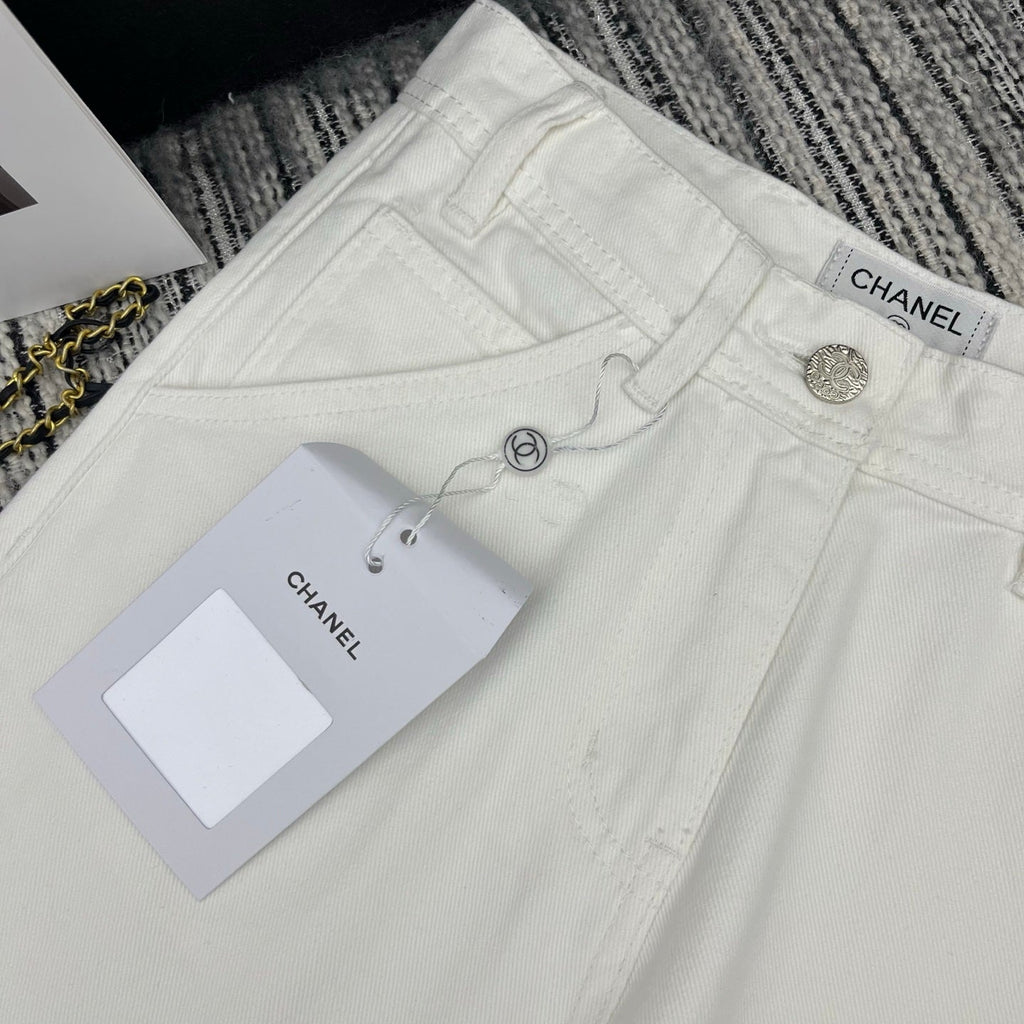 26NEW logo embellished straight-leg jeans