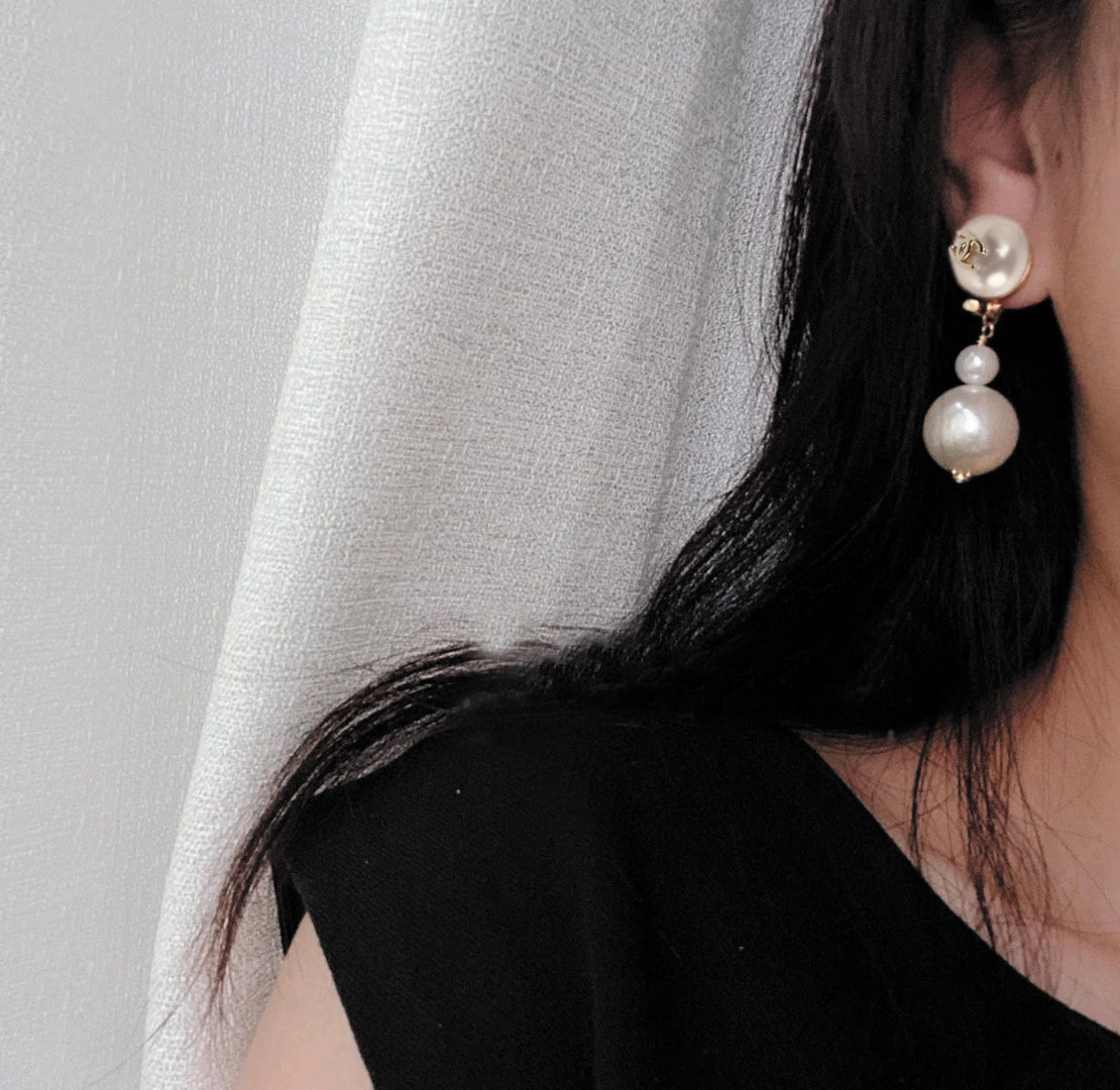 26NEW Micro-painted Crystal Tassel Teardrop Pearl Letter Stud Earrings