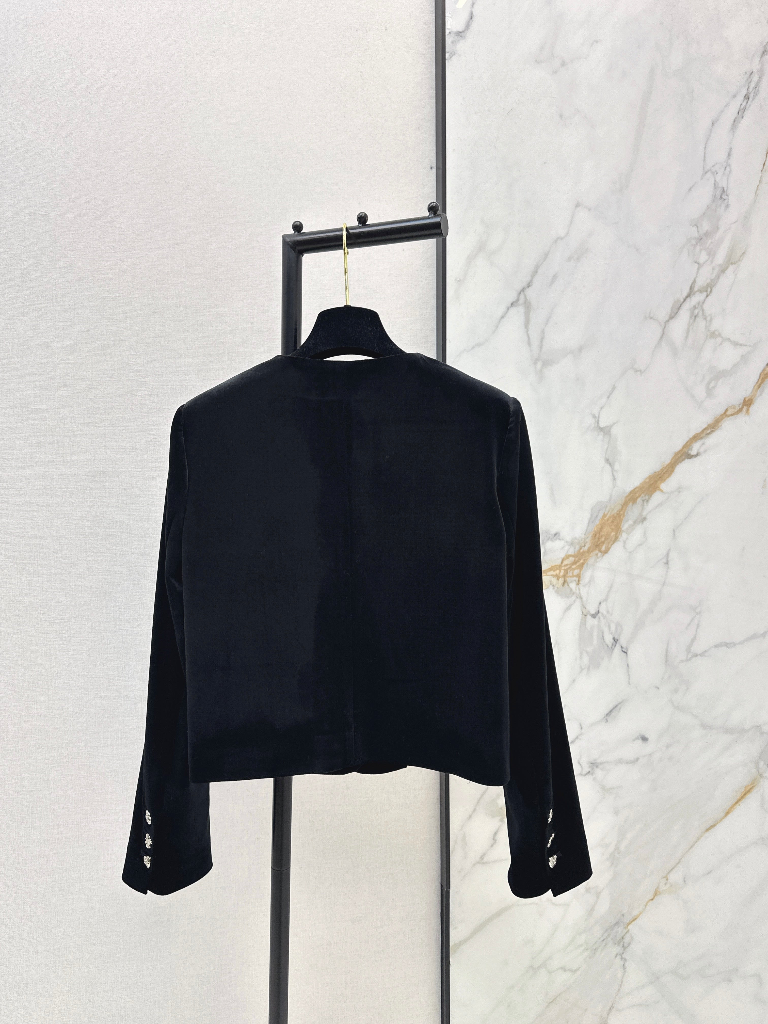 26NEW Decorative Velvet Coat