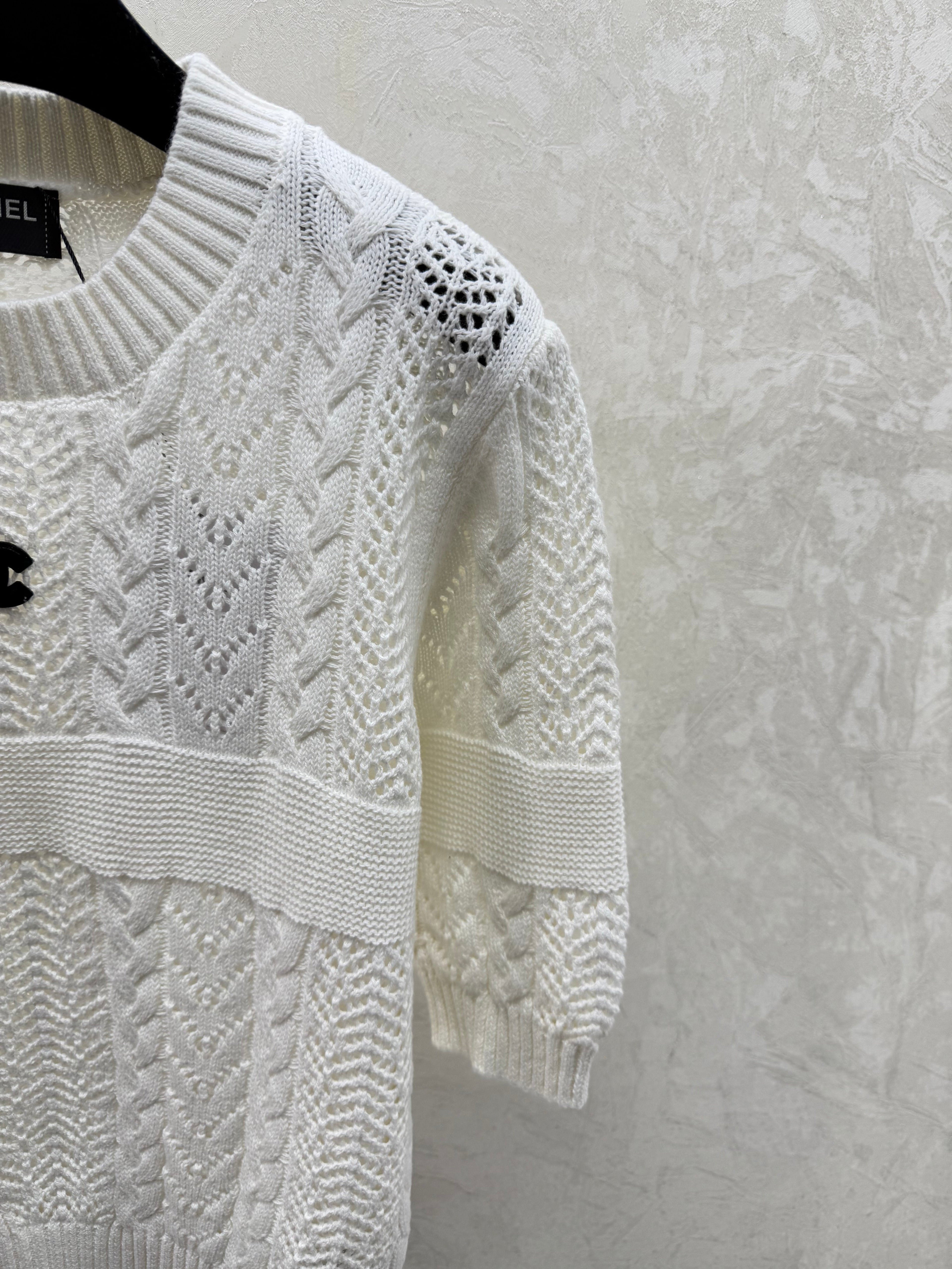 26NEW Solid Color Simple Hollow-Out Round Neck Knit Short Sleeve