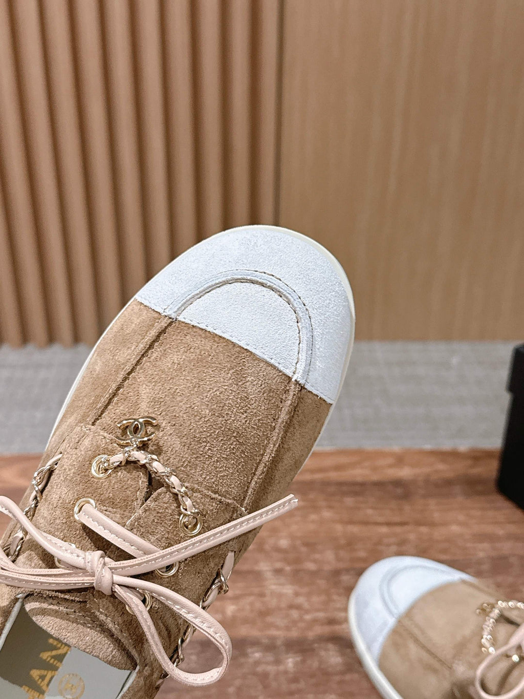 26NEW Color Block Suede Loafers