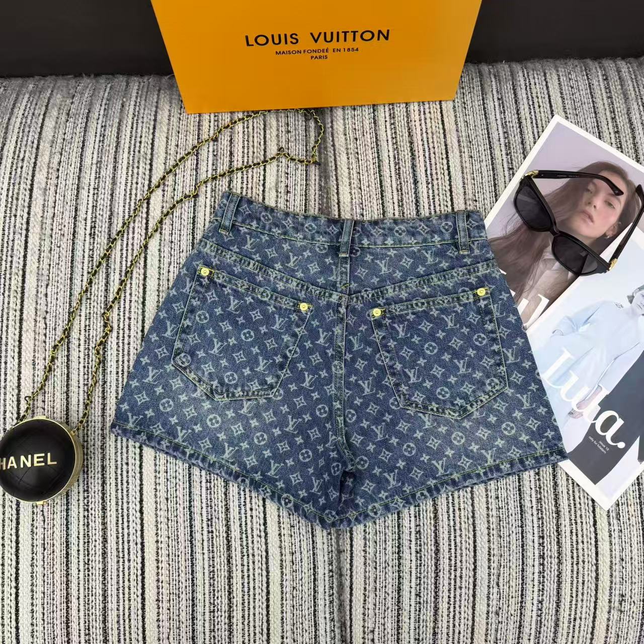 26NEW Printed Denim Shorts