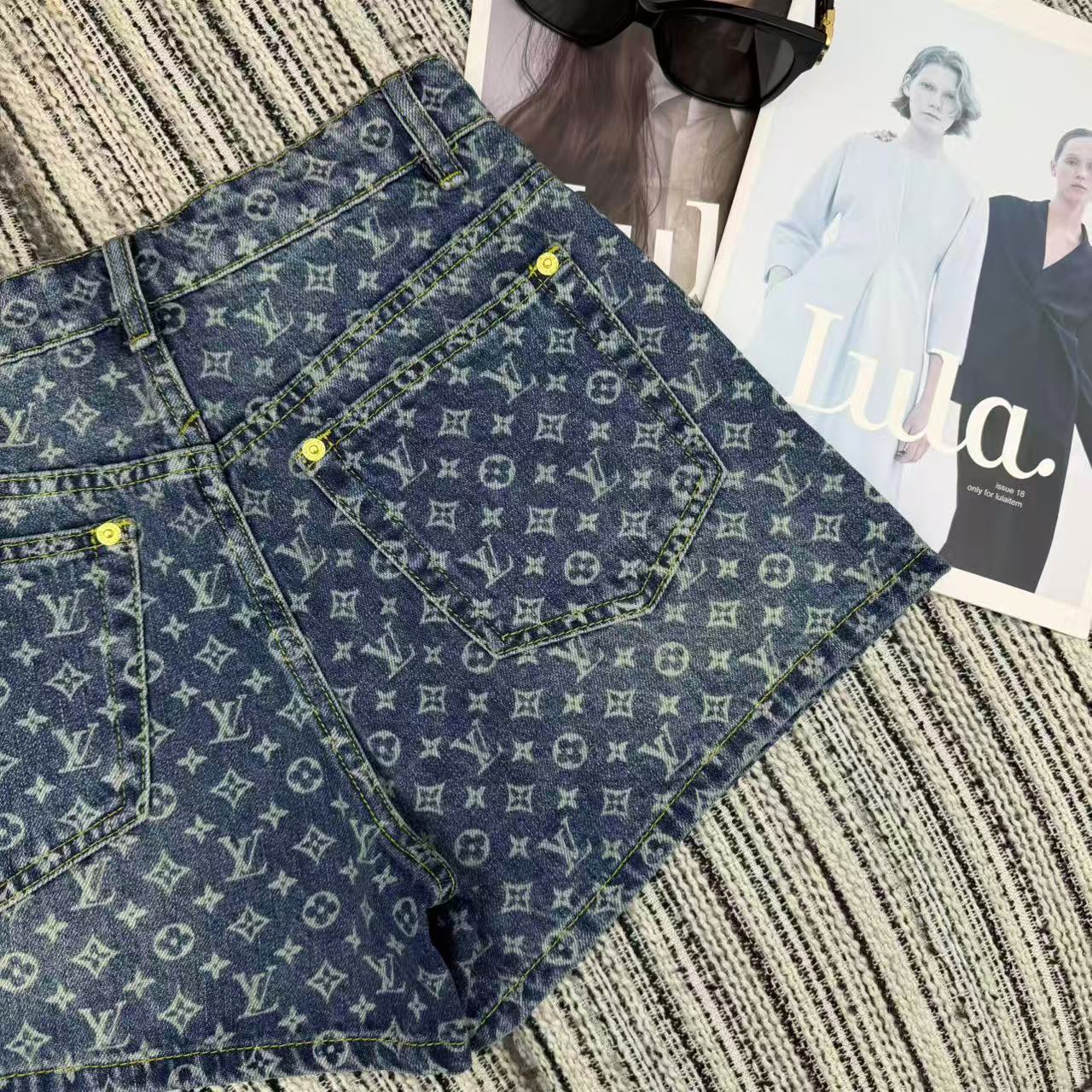 26NEW Printed Denim Shorts