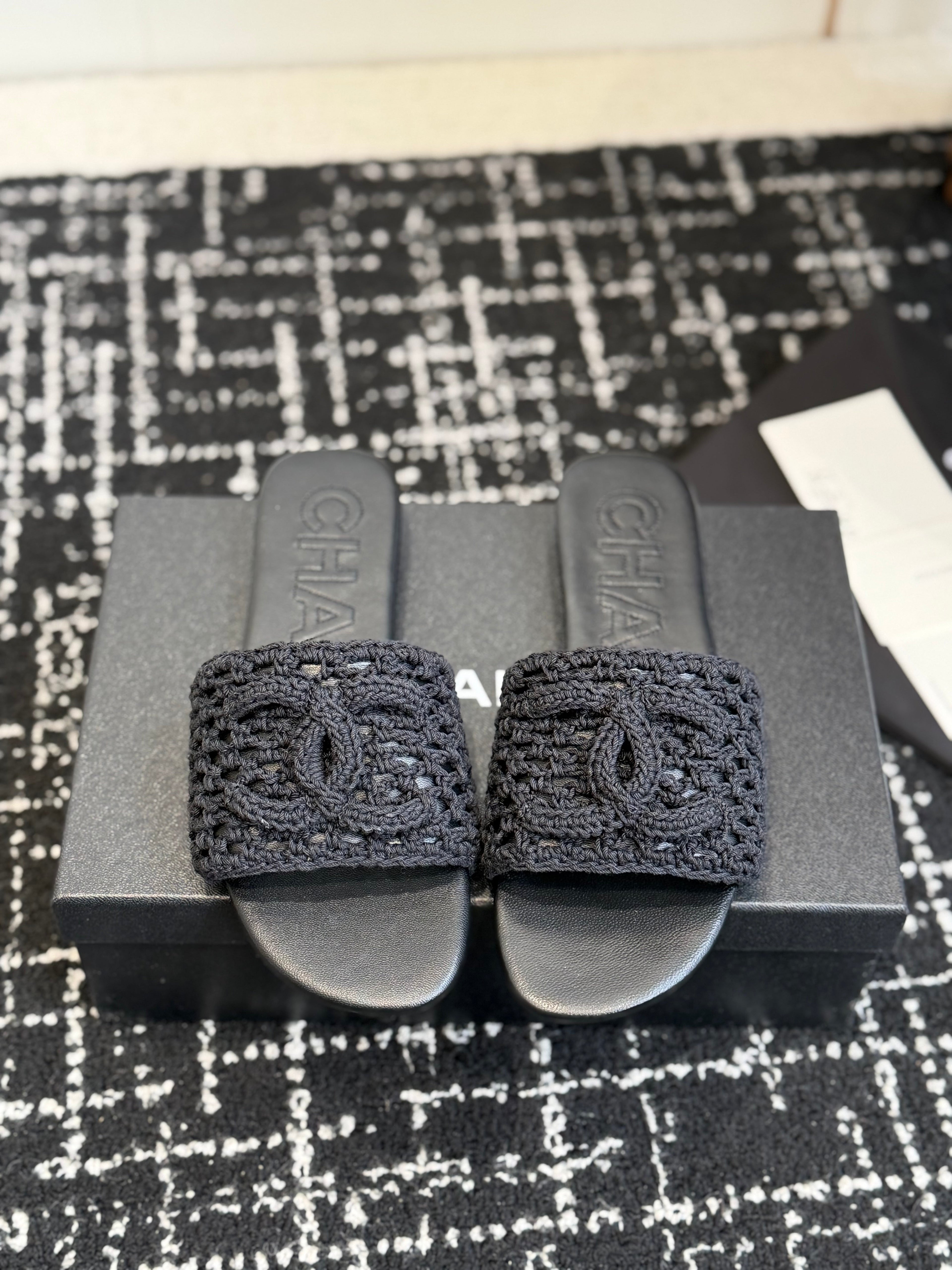 26NEW Vacation Slip-on Slippers