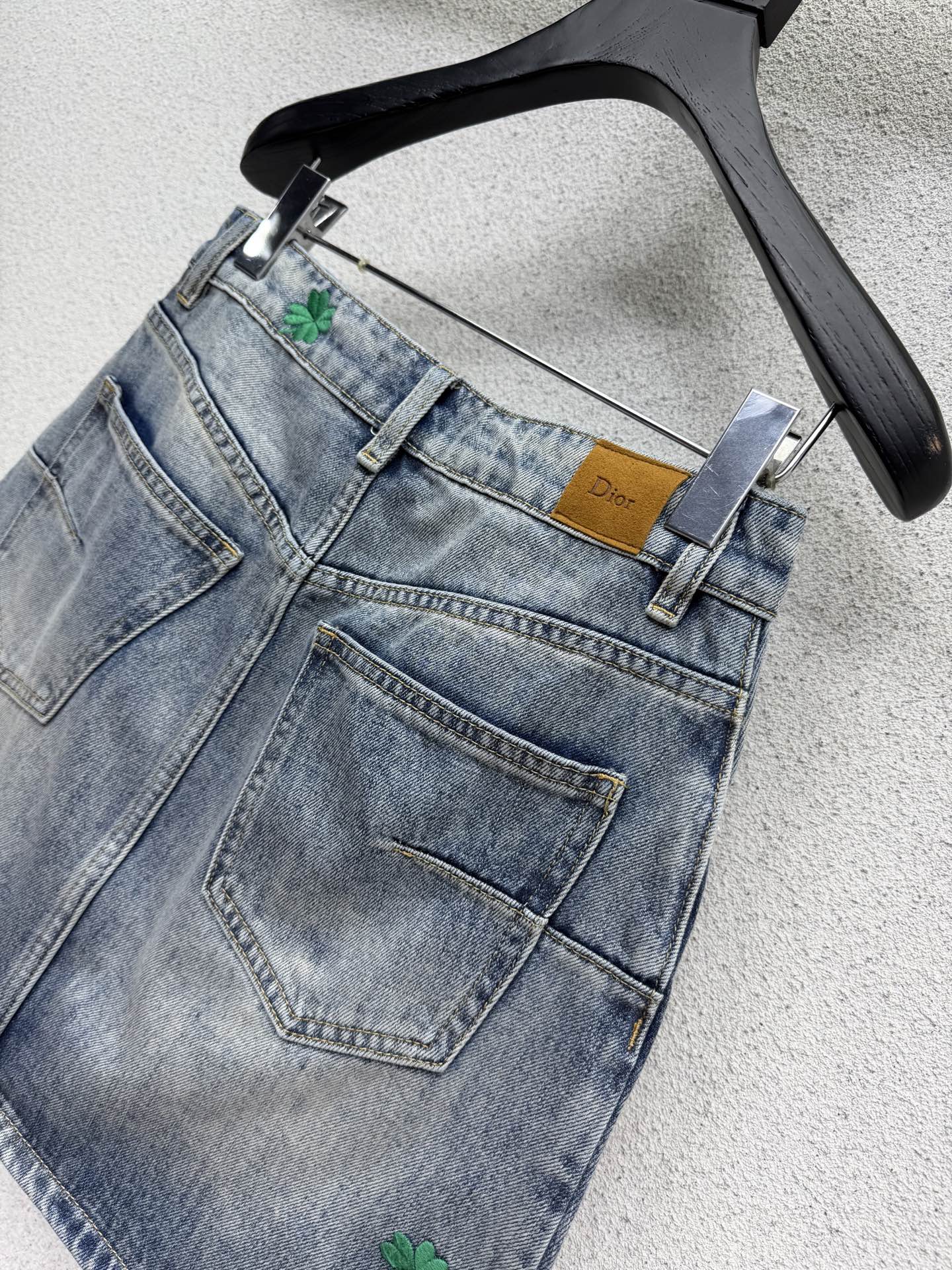 26NEW Four-Leaf Clover Embroidered Denim Skirt