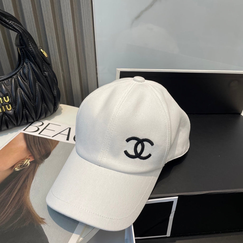 New double-sided embroidered baseball cap