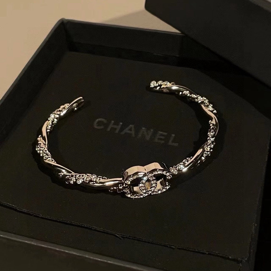 Rhinestone twisted bracelet