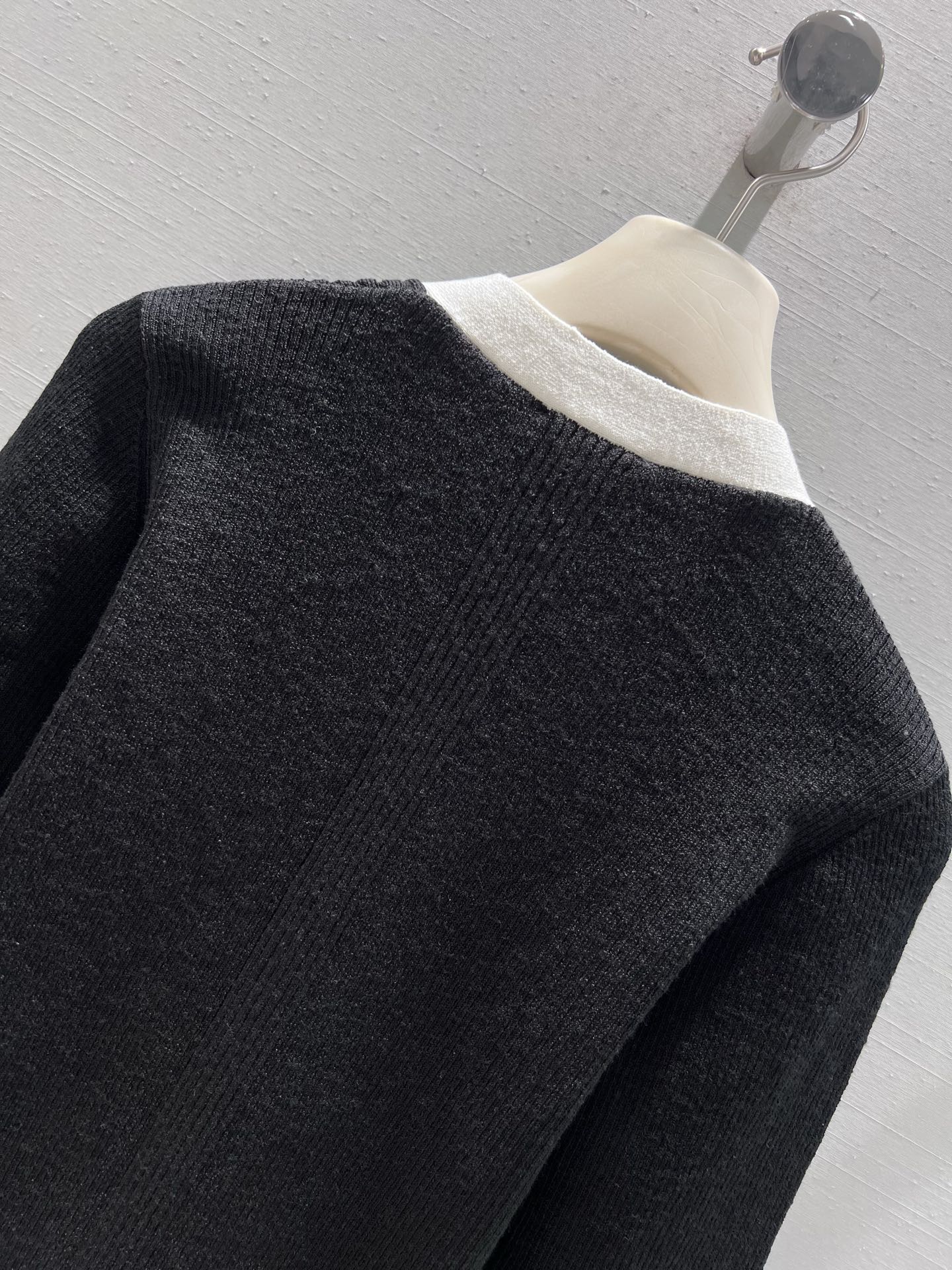 26NEW Color Block V-Neck Knit Cardigan