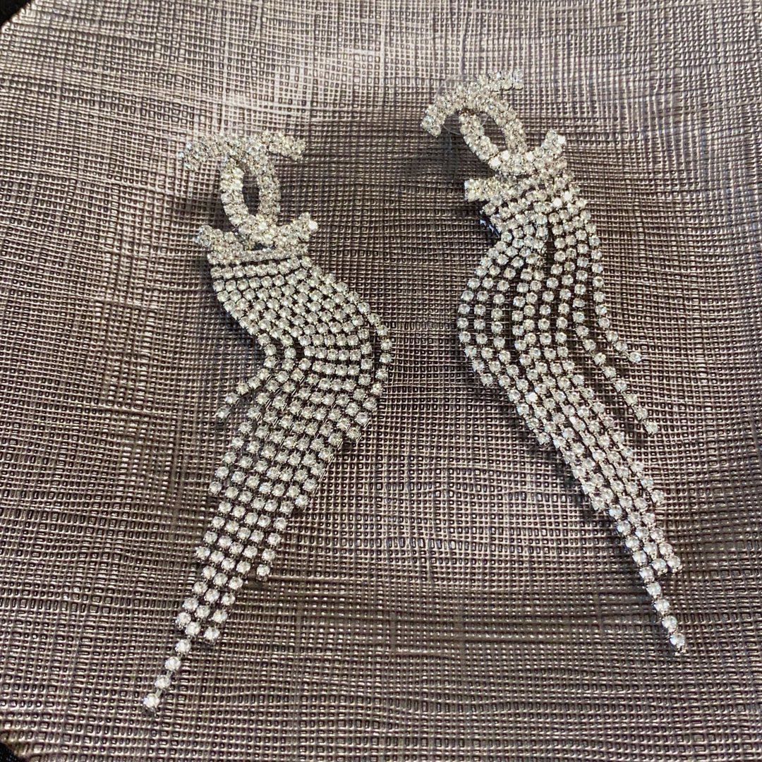 Long earrings with full diamond tassels