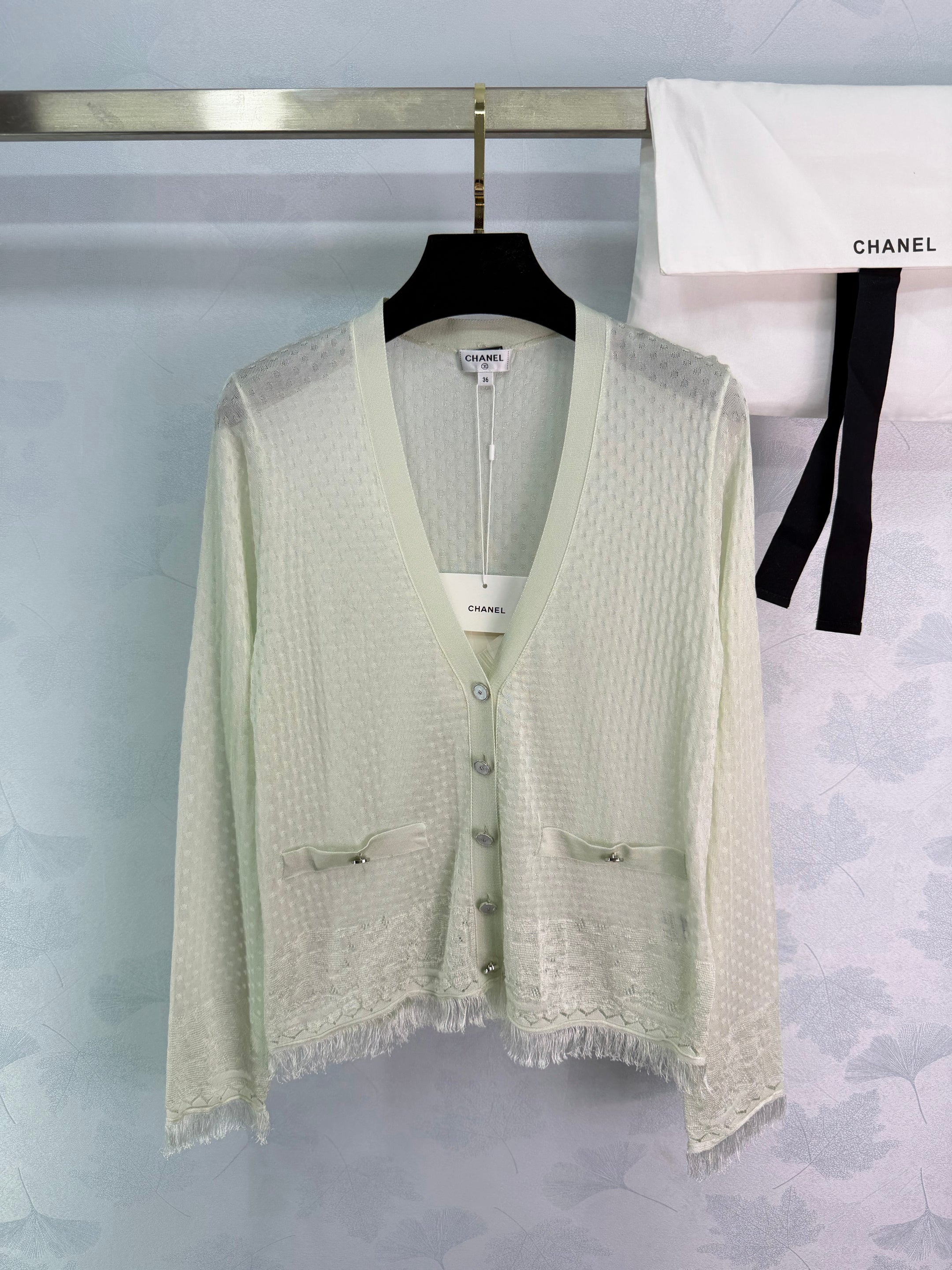26NEW light green knitted cardigan