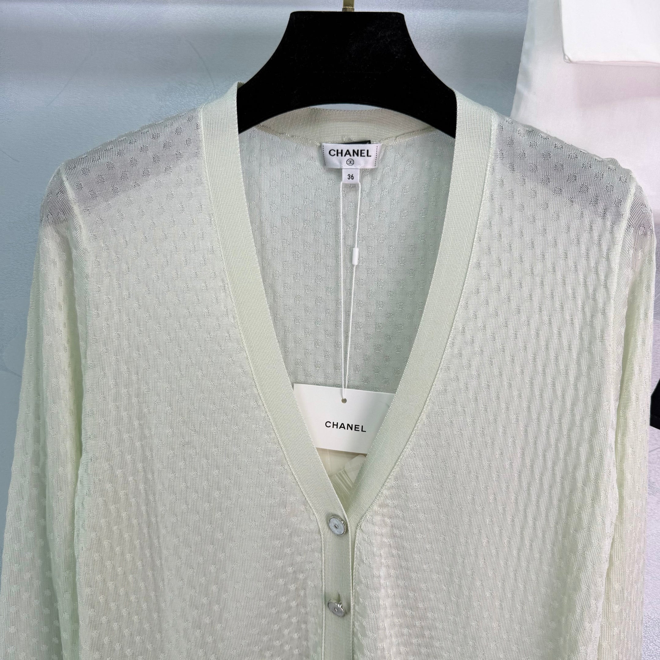 26NEW light green knitted cardigan