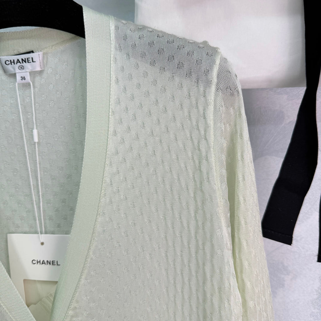 26NEW light green knitted cardigan