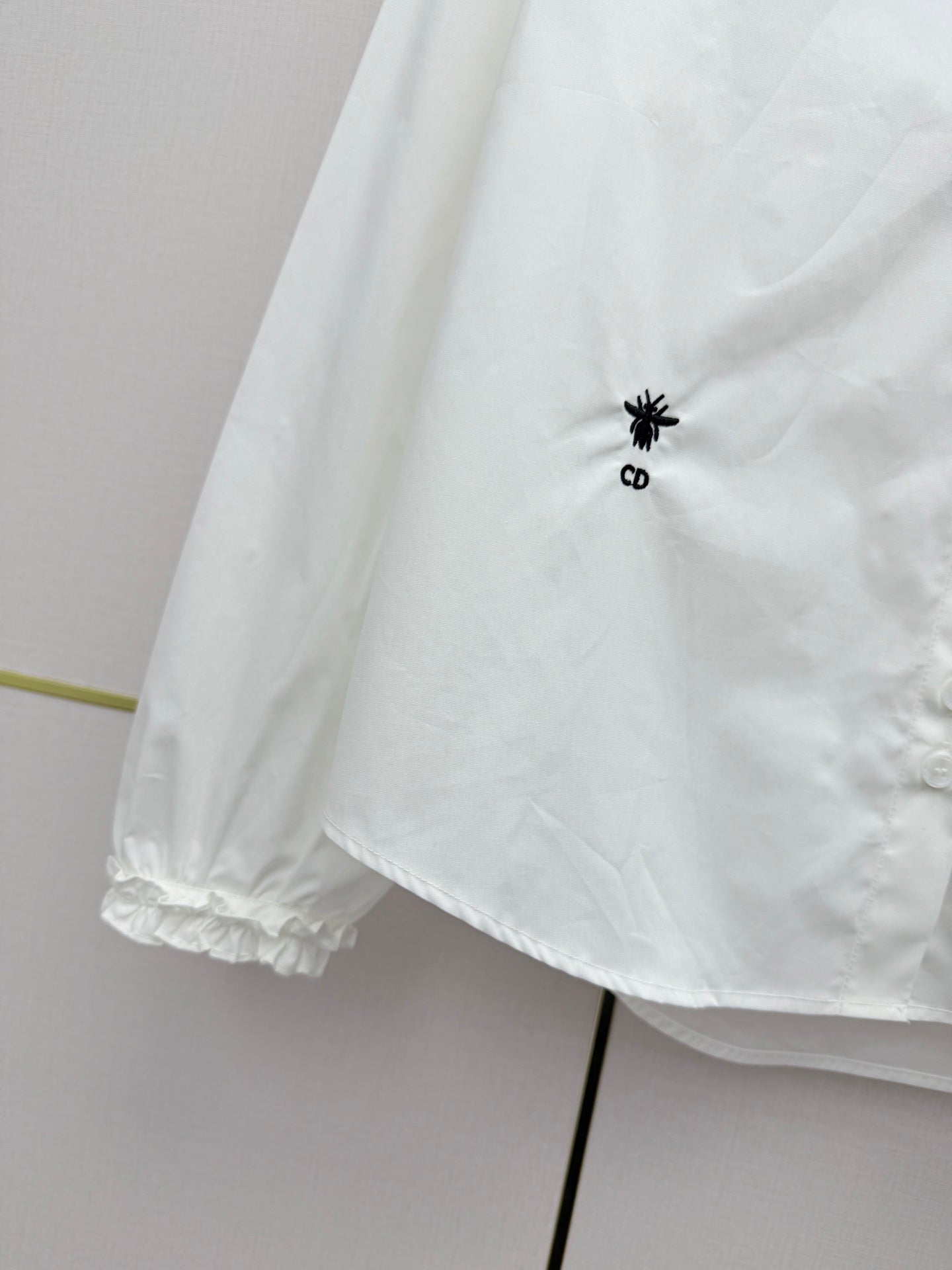 26NEW Ruffled Collar Long-Sleeve Shirt