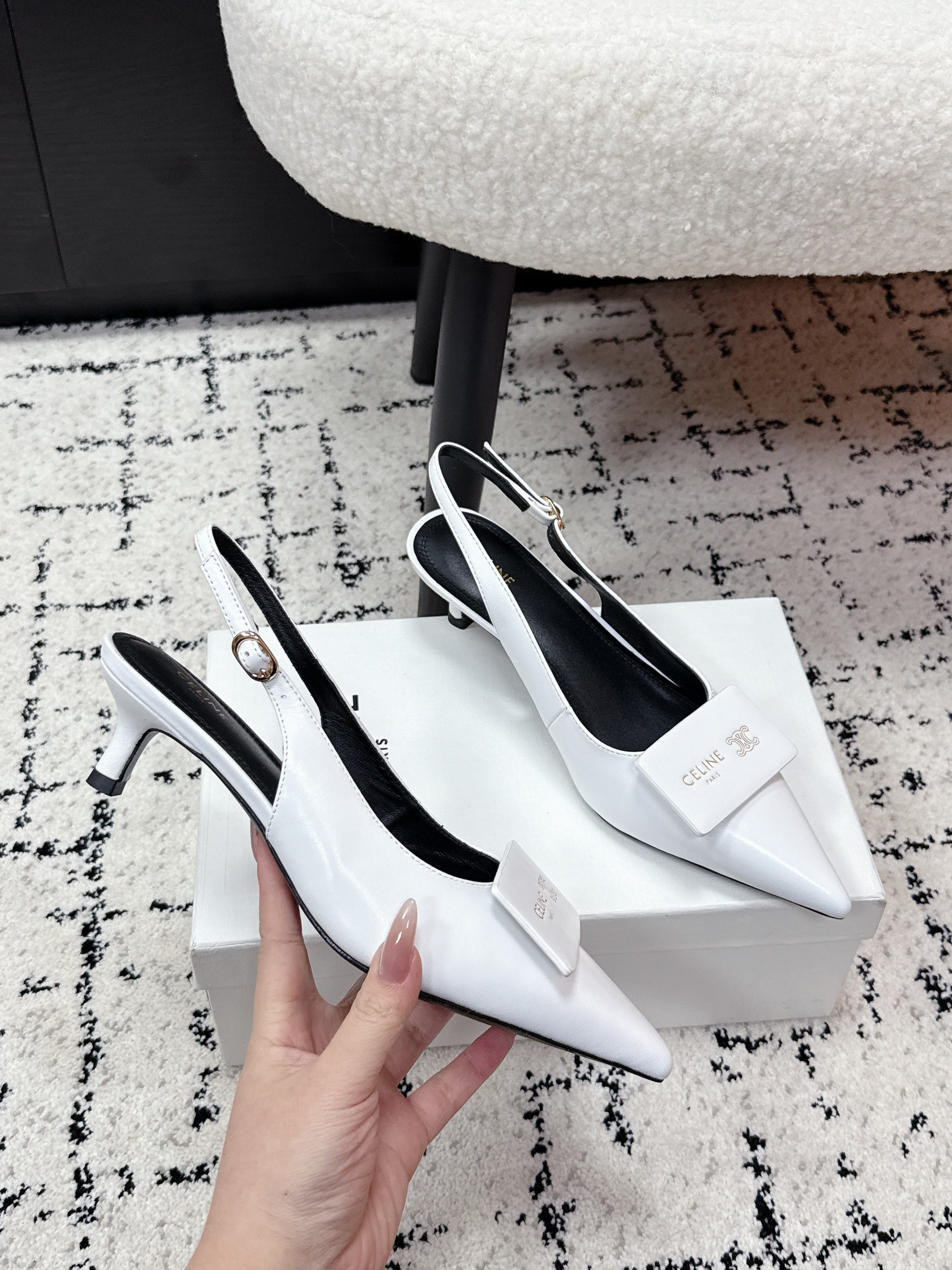 26NEW's signature open-toe buckle high heels
