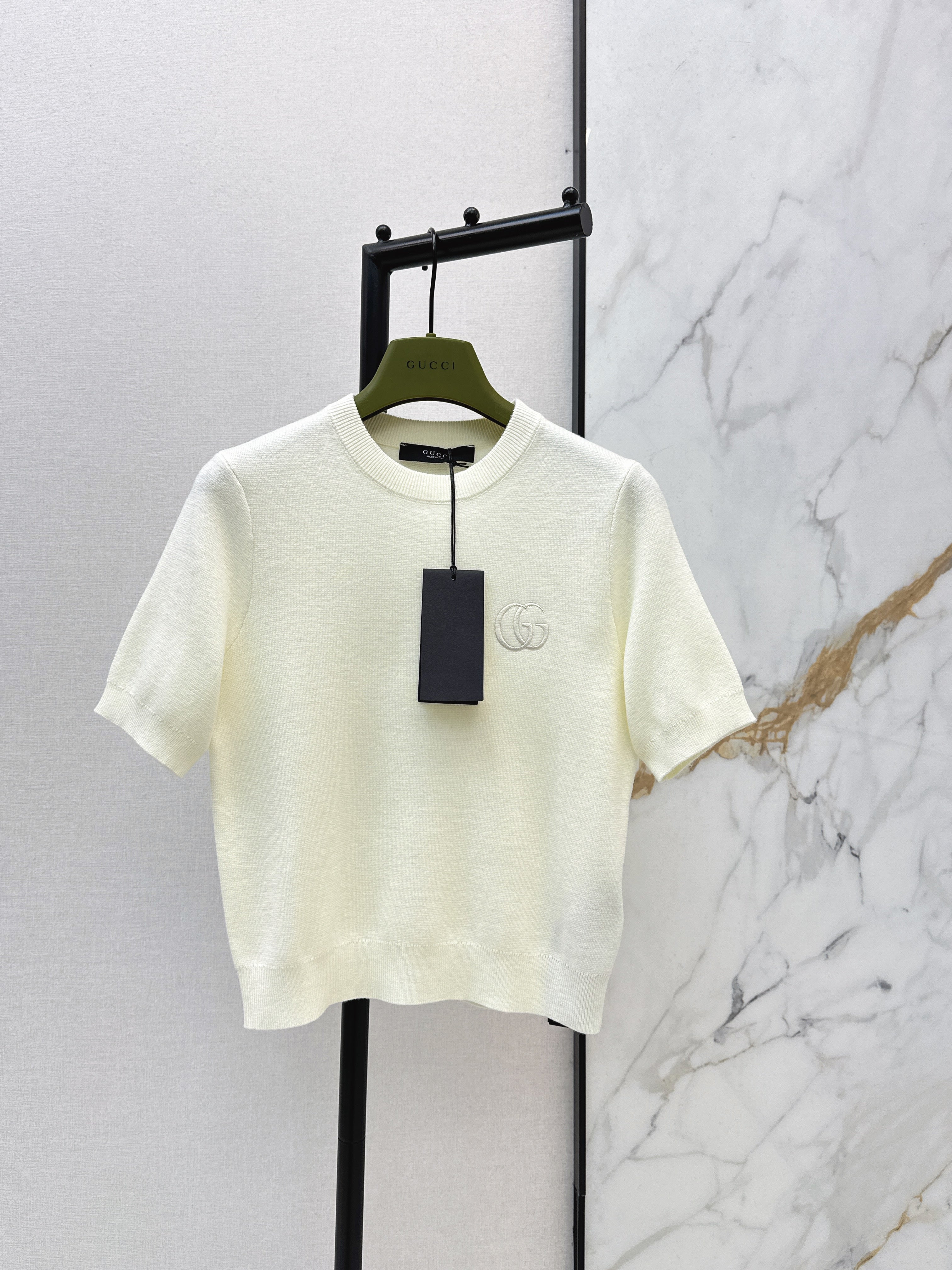 26NEW Embroidered Crew Neck Short Sleeve Sweater