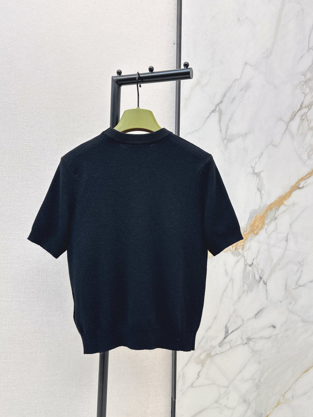 26NEW Embroidered Crew Neck Short Sleeve Sweater