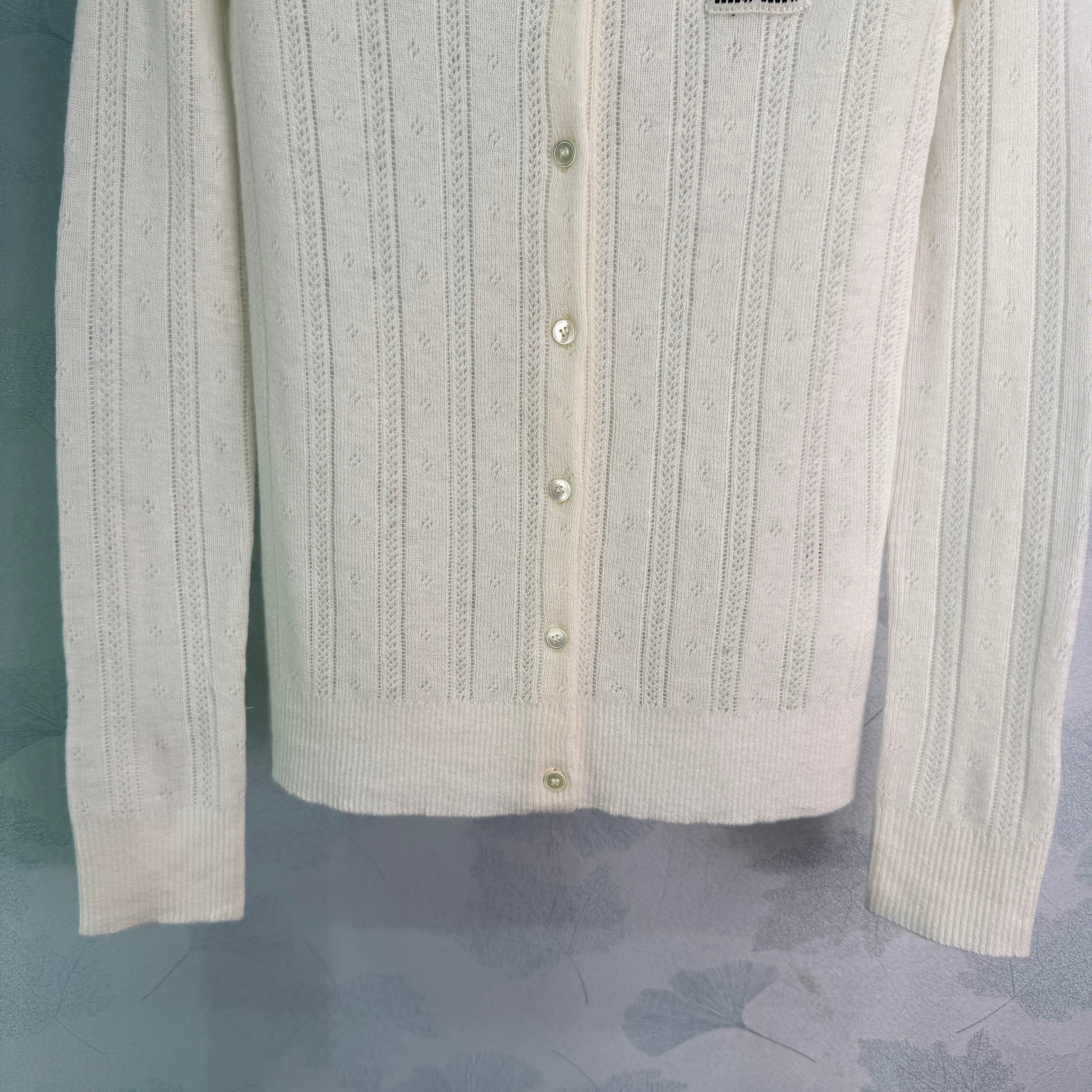 26NEW off-white knitted cardigan