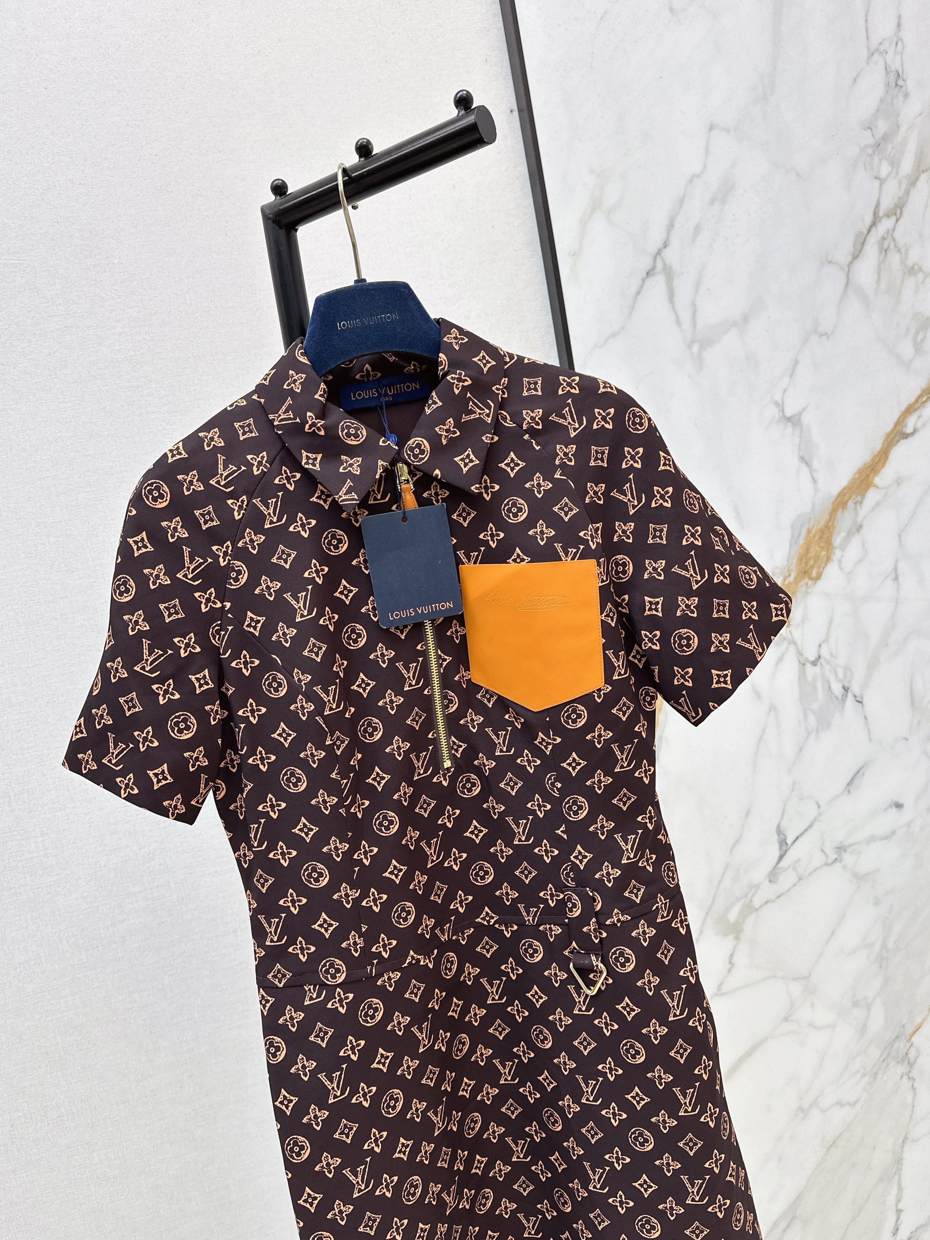 26NEW Printed Short-Sleeve Collared Dress