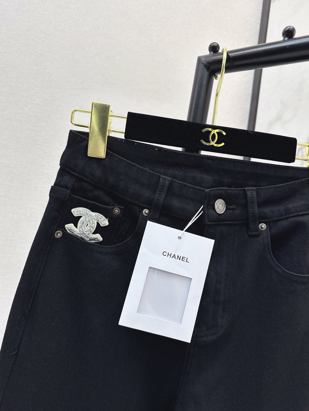 26NEW Spring/Summer Black Frayed Straight Leg Jeans