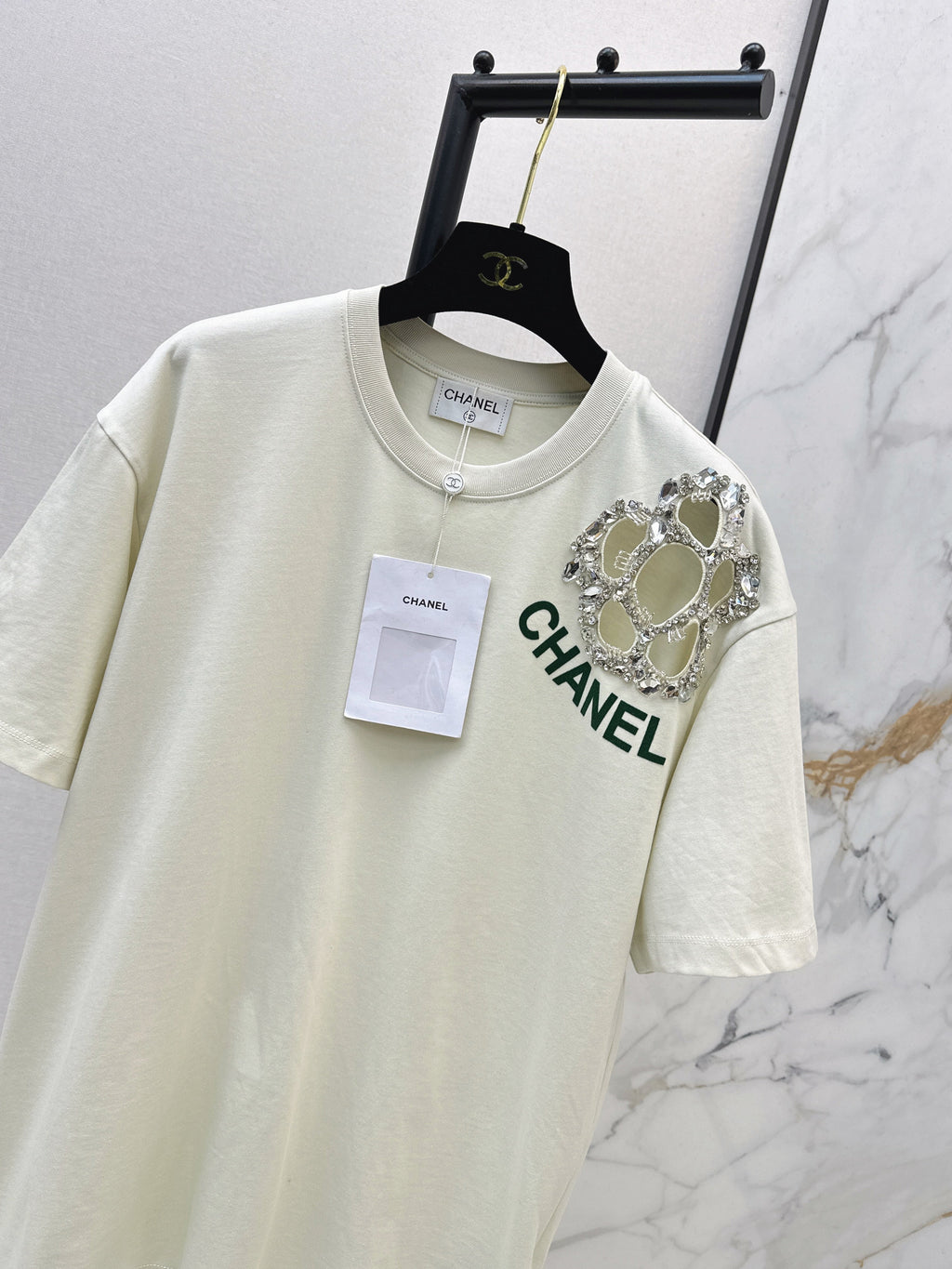 26NEW Floral Rhinestone Pattern Short-Sleeve T-Shirt