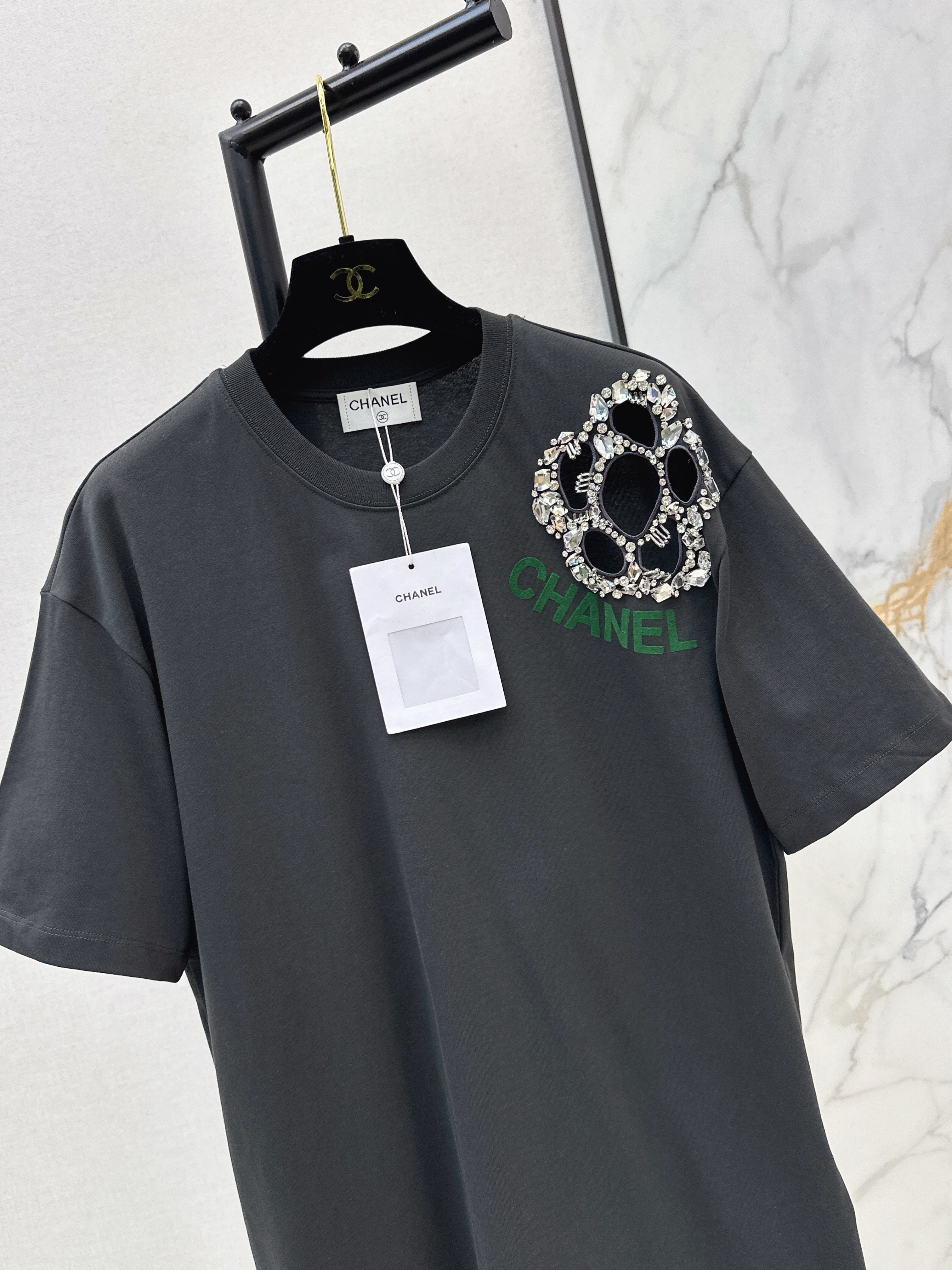 26NEW Floral Rhinestone Pattern Short-Sleeve T-Shirt