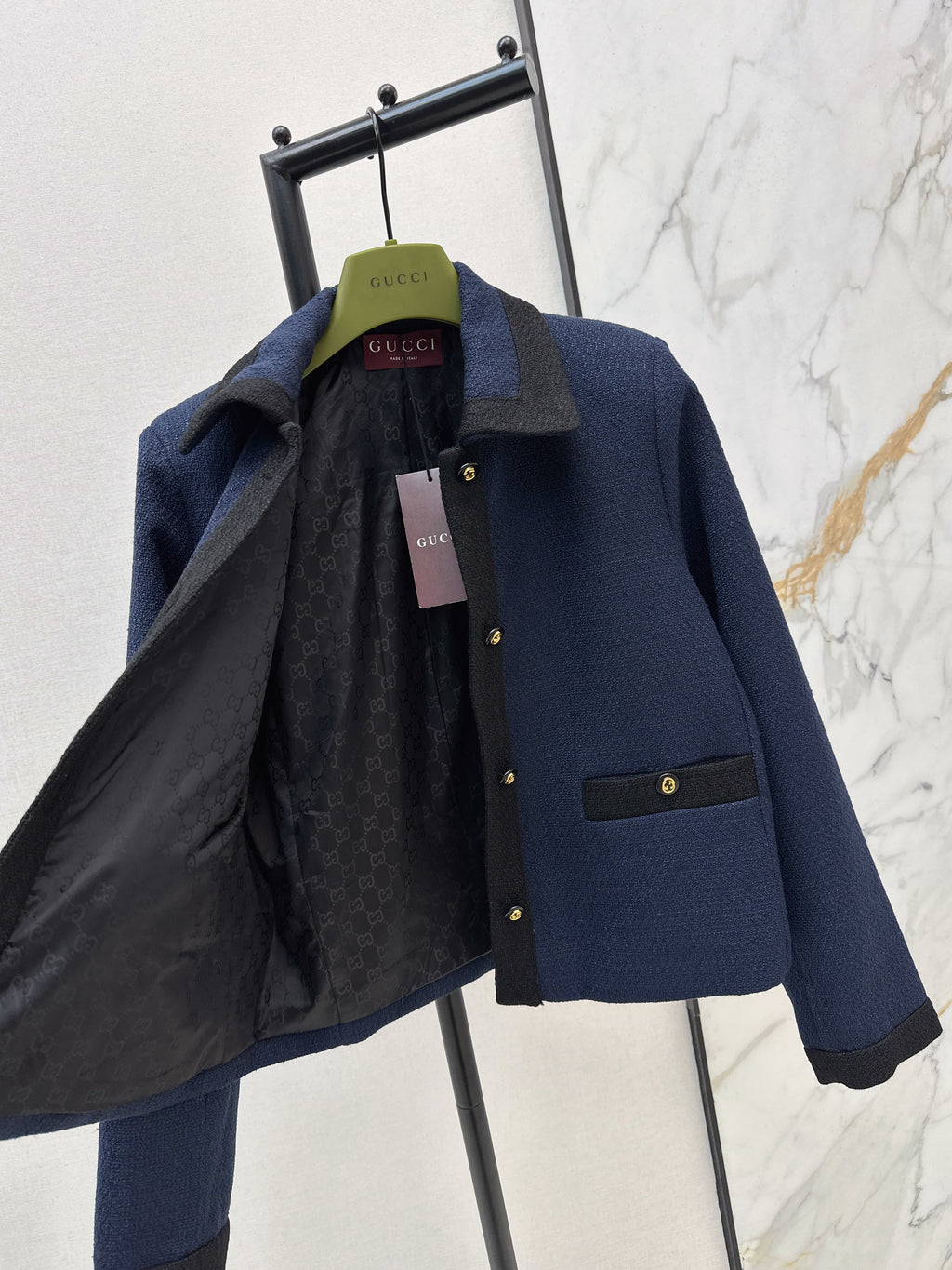 26NEW Color-Blocked Trim Elegant Suit