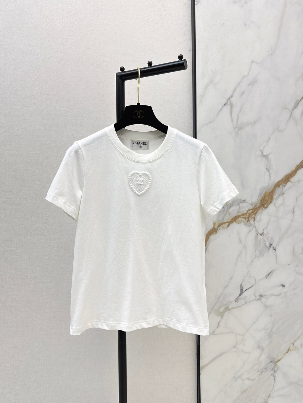 26NEW Embossed Pattern Short-Sleeve T-Shirt